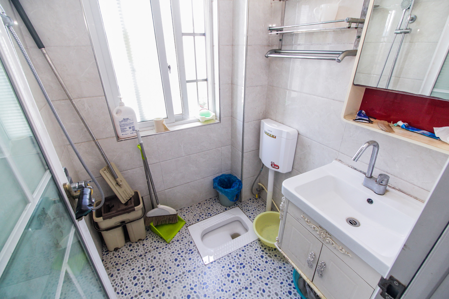 丰园城(鄱阳小区二期)  3室2厅2卫    73.8万 丰园城(鄱阳小区二期)  3室2厅2卫    73.8万卫生间