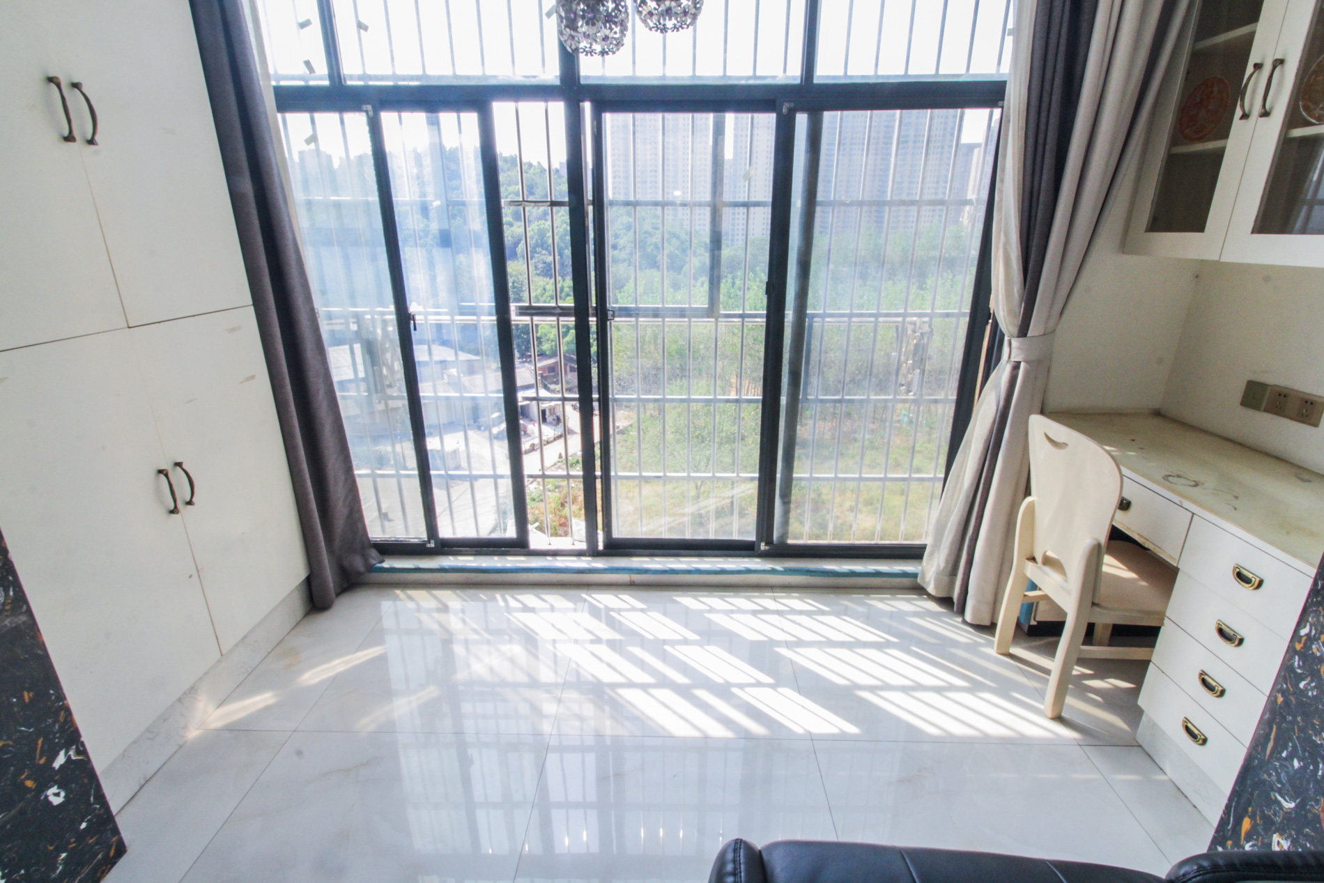 丰园城(鄱阳小区二期)  3室2厅2卫    73.8万 丰园城(鄱阳小区二期)  3室2厅2卫    73.8万阳台