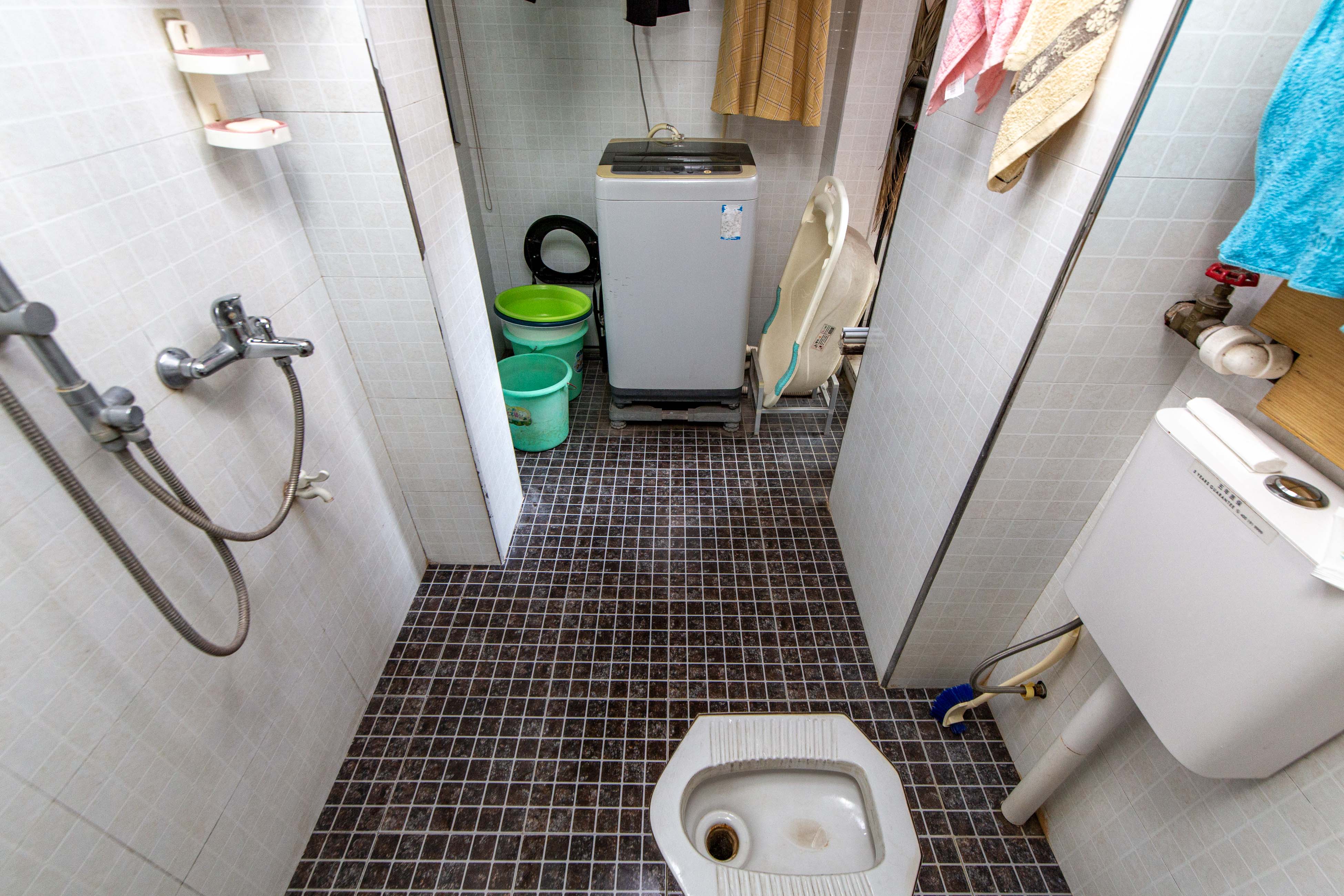 海拔东方  2室2厅1卫   82.00万卫生间