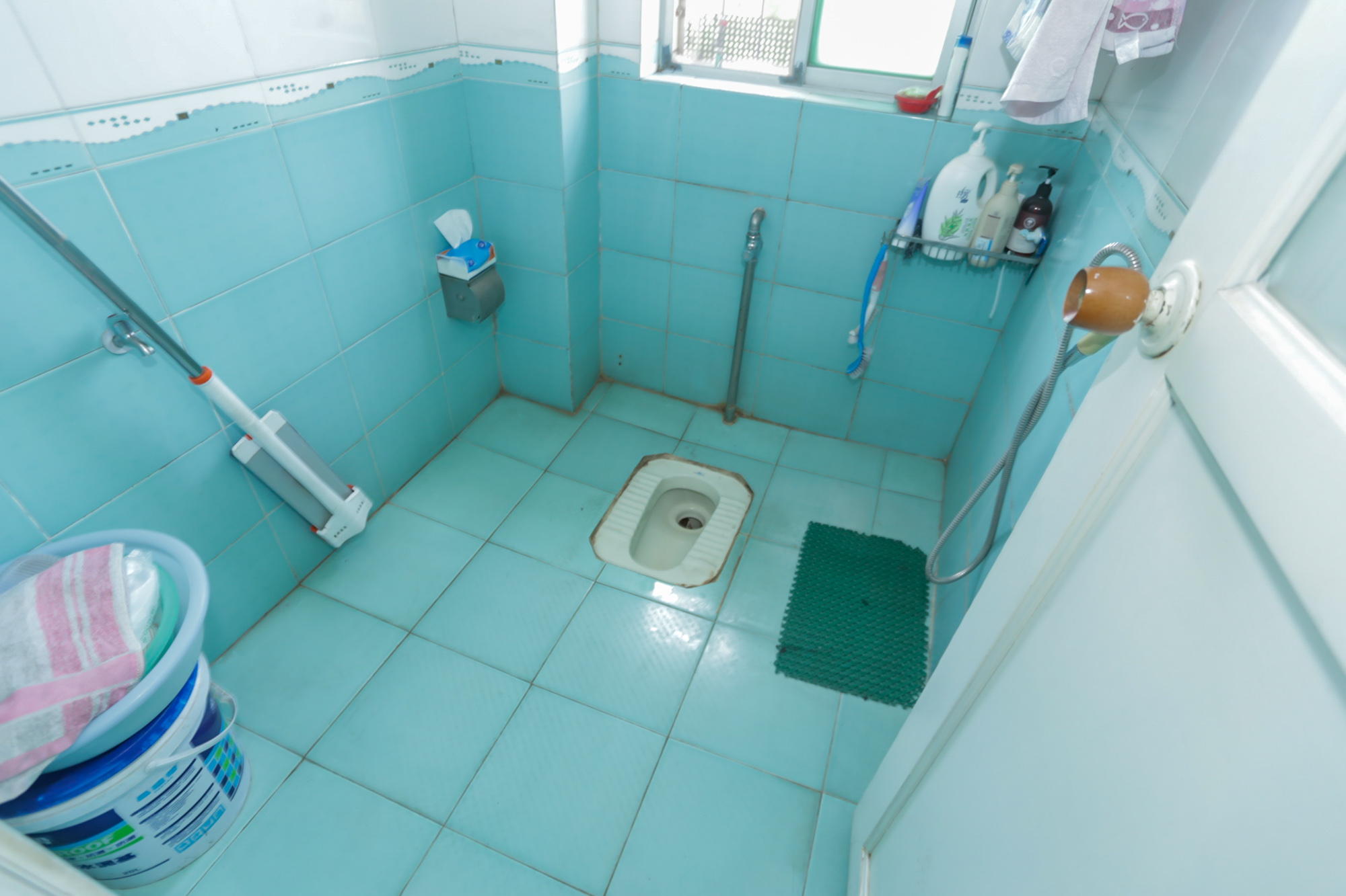 佳远小区(汽车西站)  2室2厅2卫   97.90万卫生间