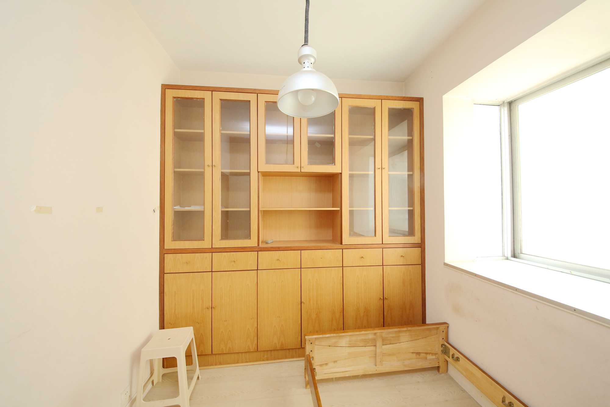 省建苑小区  4室2厅2卫   155.80万卧室