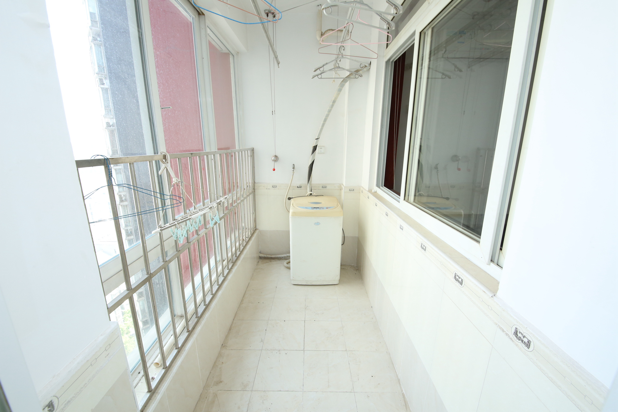 东门壹号家园  3室2厅2卫   128.00万阳台