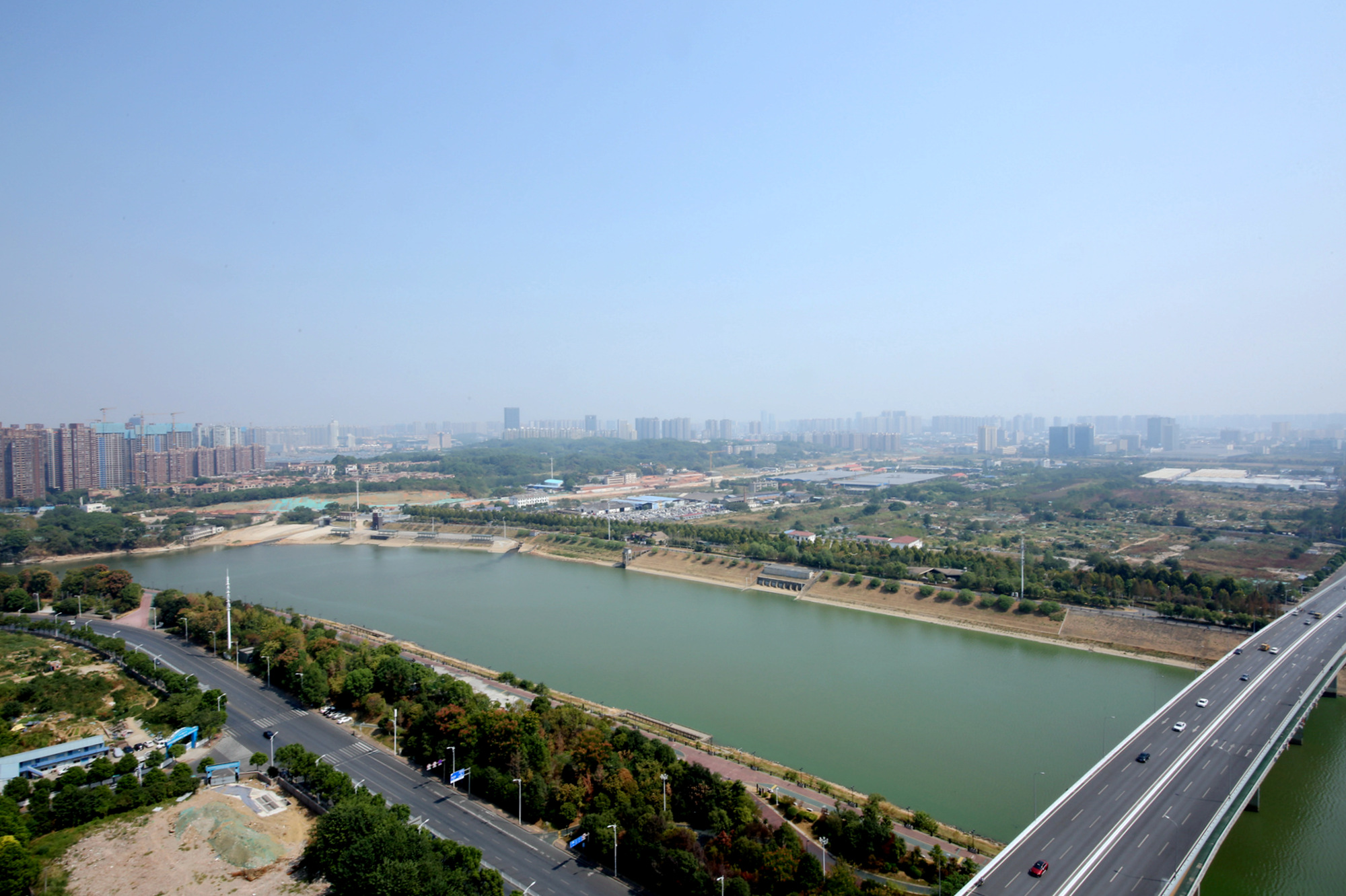 先锋东外滩  1室1厅1卫   28.00万阳台