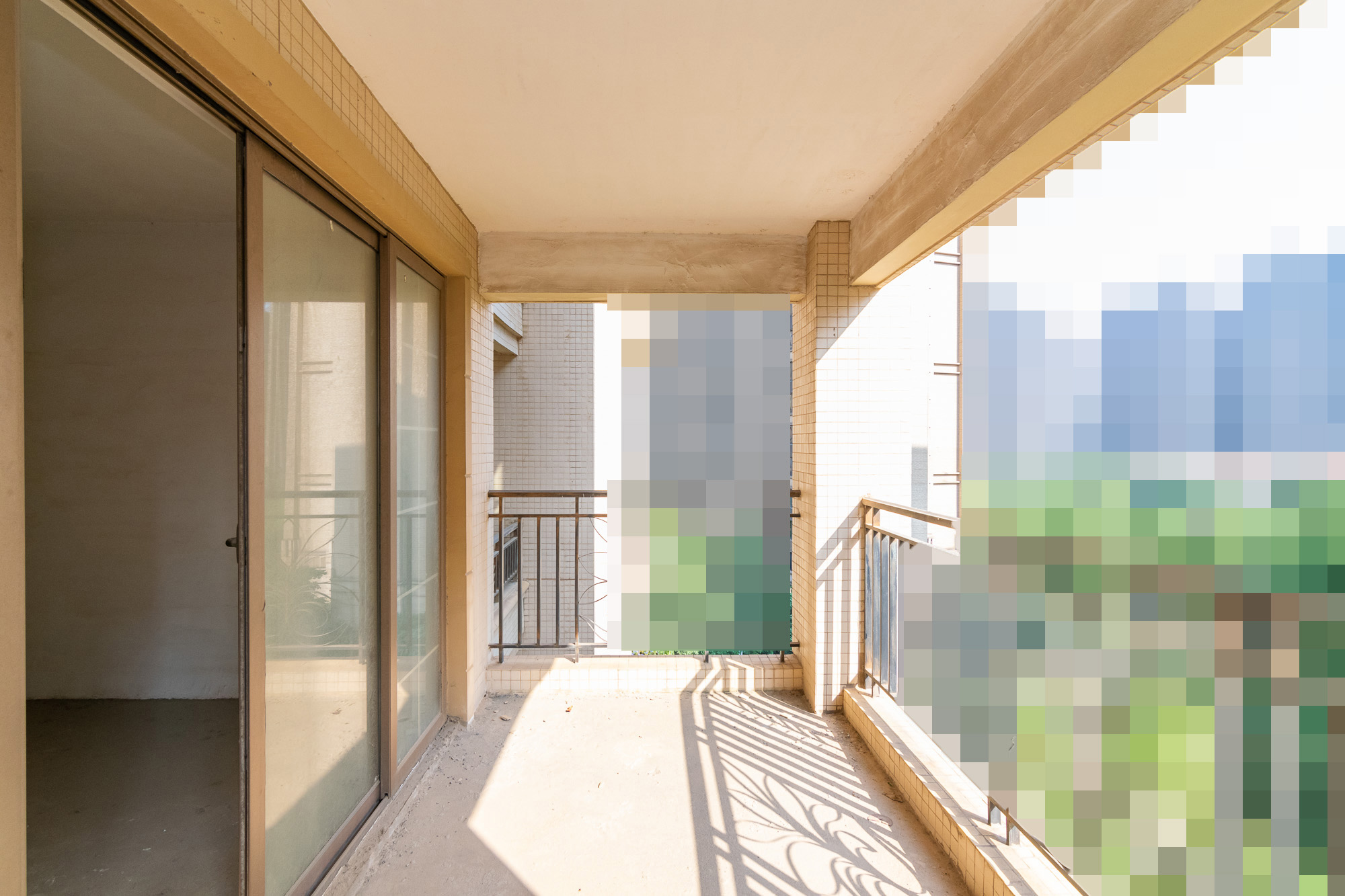 长沙玫瑰园  4室2厅2卫    125.0万阳台