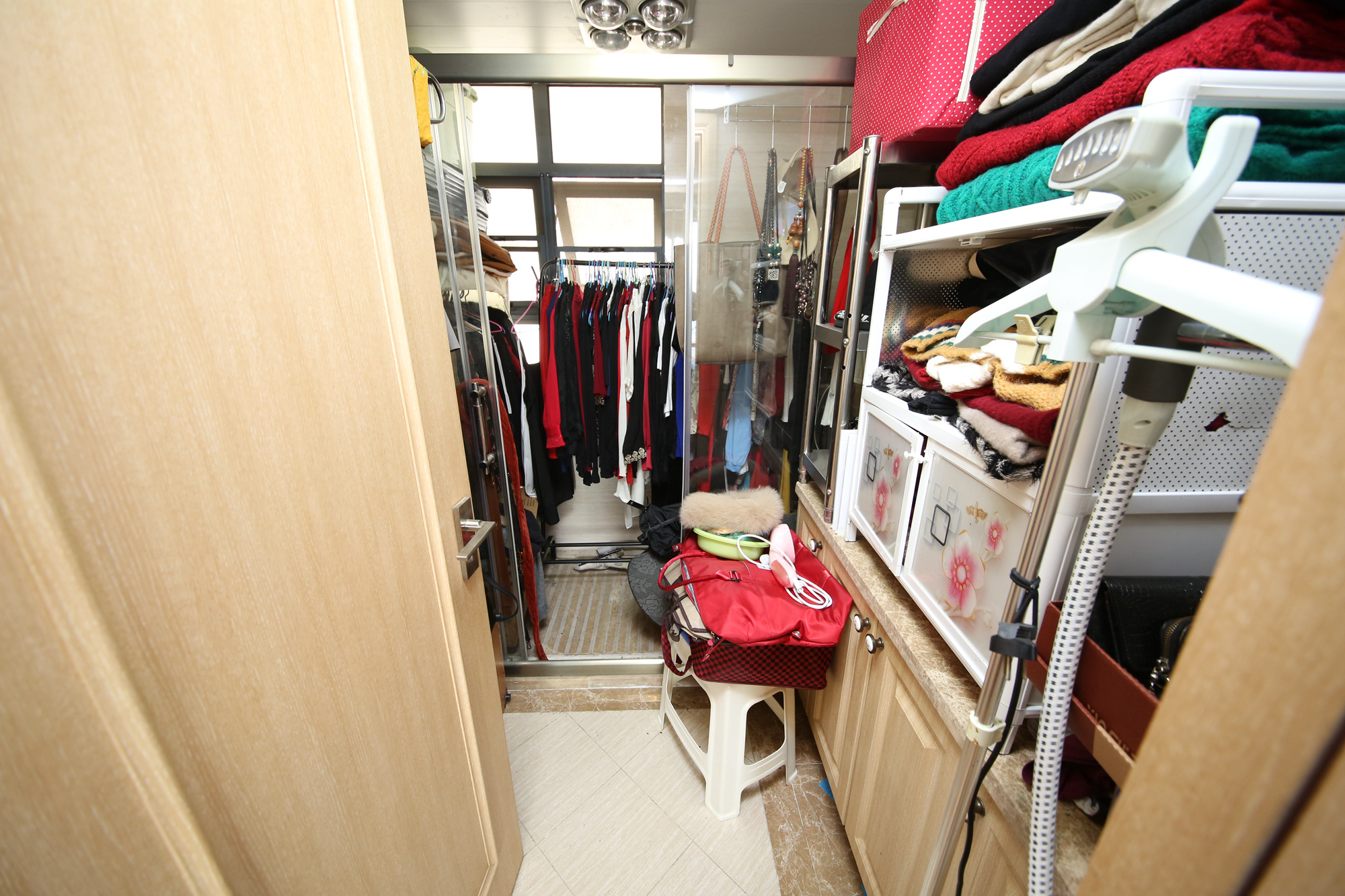 佳兆业时代广场  4室1厅1卫   182.00万卫生间