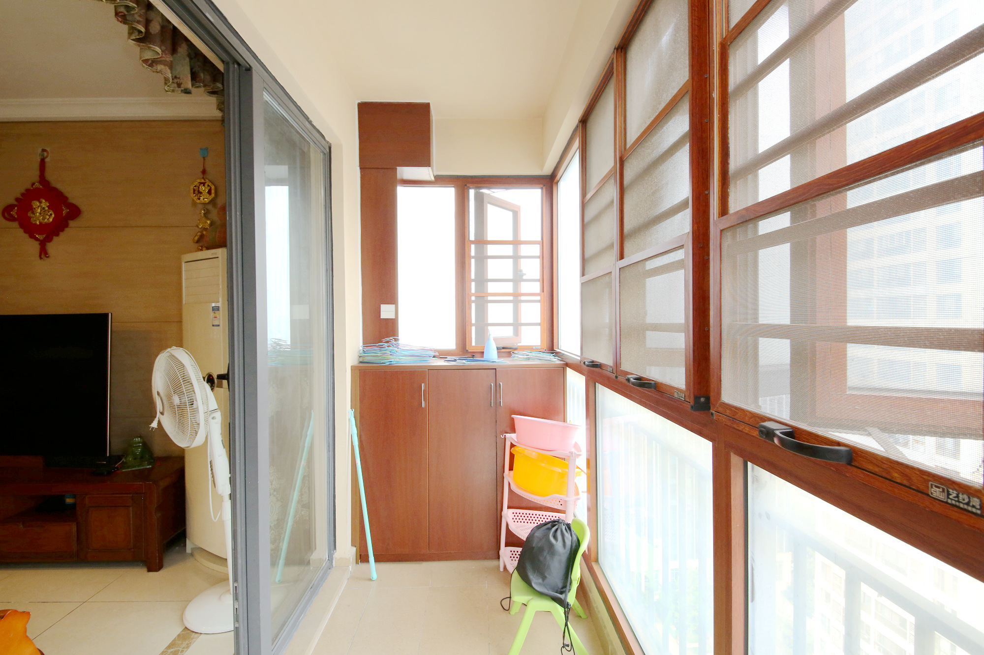 佳兆业时代广场  4室1厅1卫   182.00万阳台