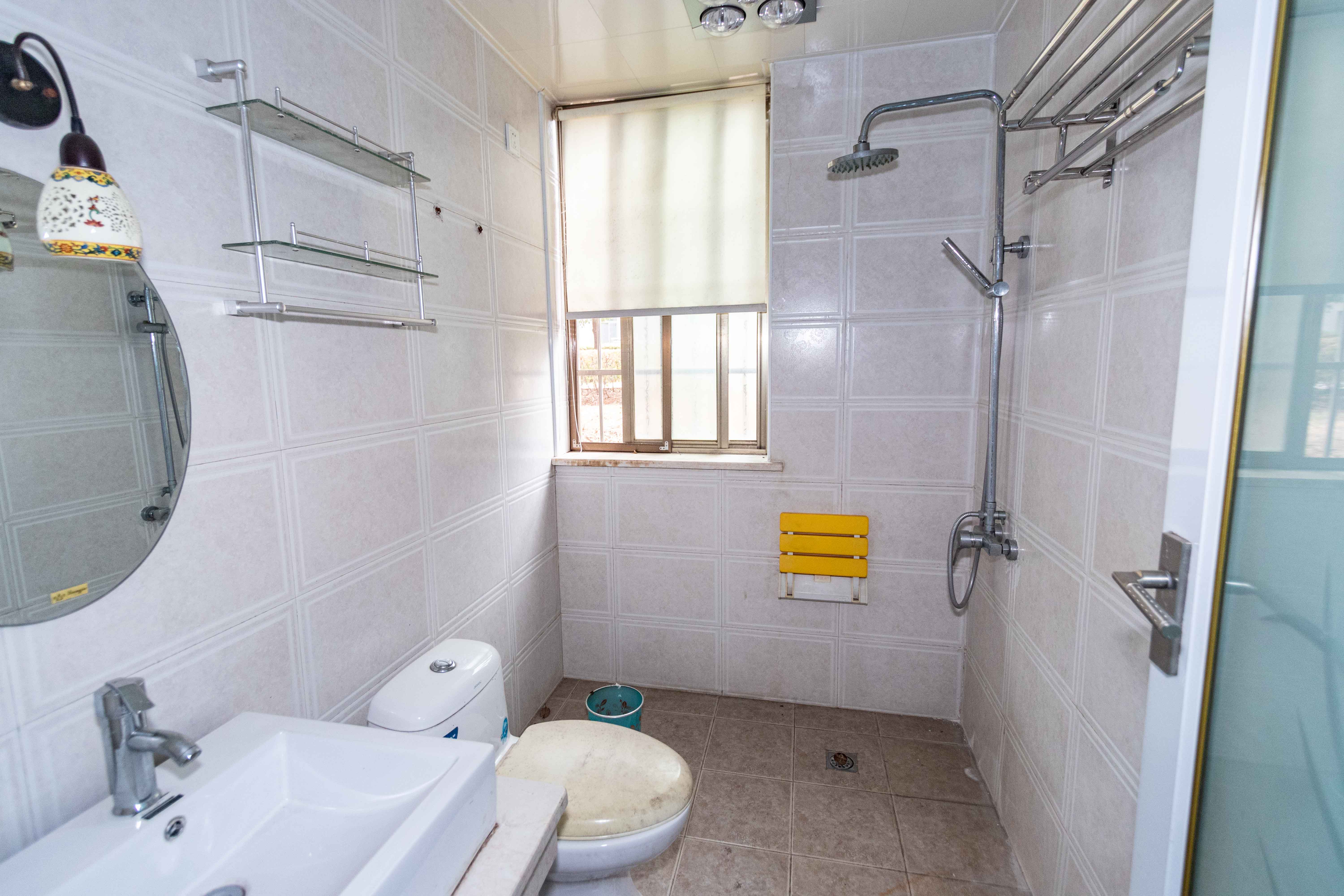 南郡明珠  3室2厅2卫    45.0万 南郡明珠  3室2厅2卫    45.0万卫生间