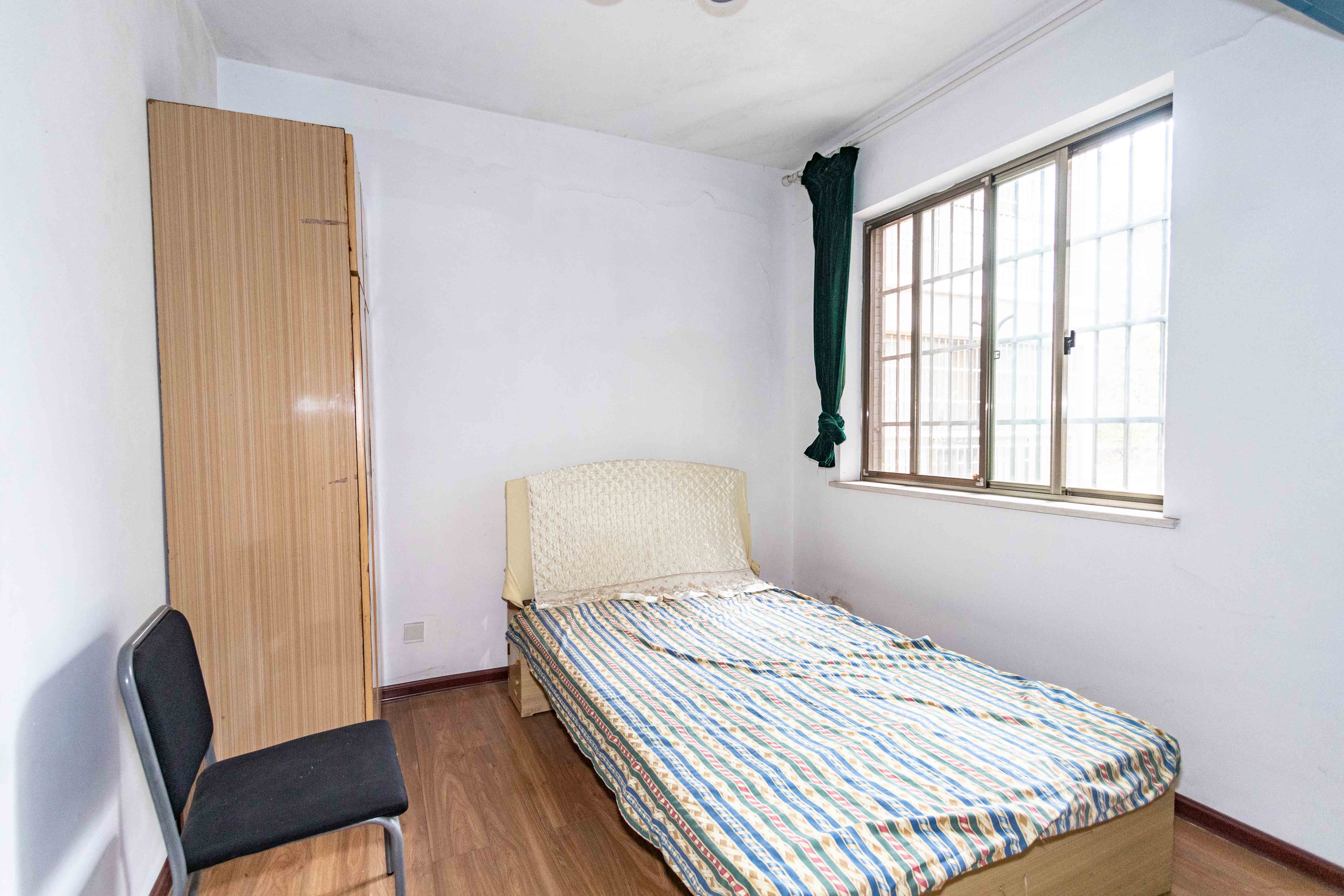 南郡明珠  3室2厅2卫    45.0万 南郡明珠  3室2厅2卫    45.0万卧室