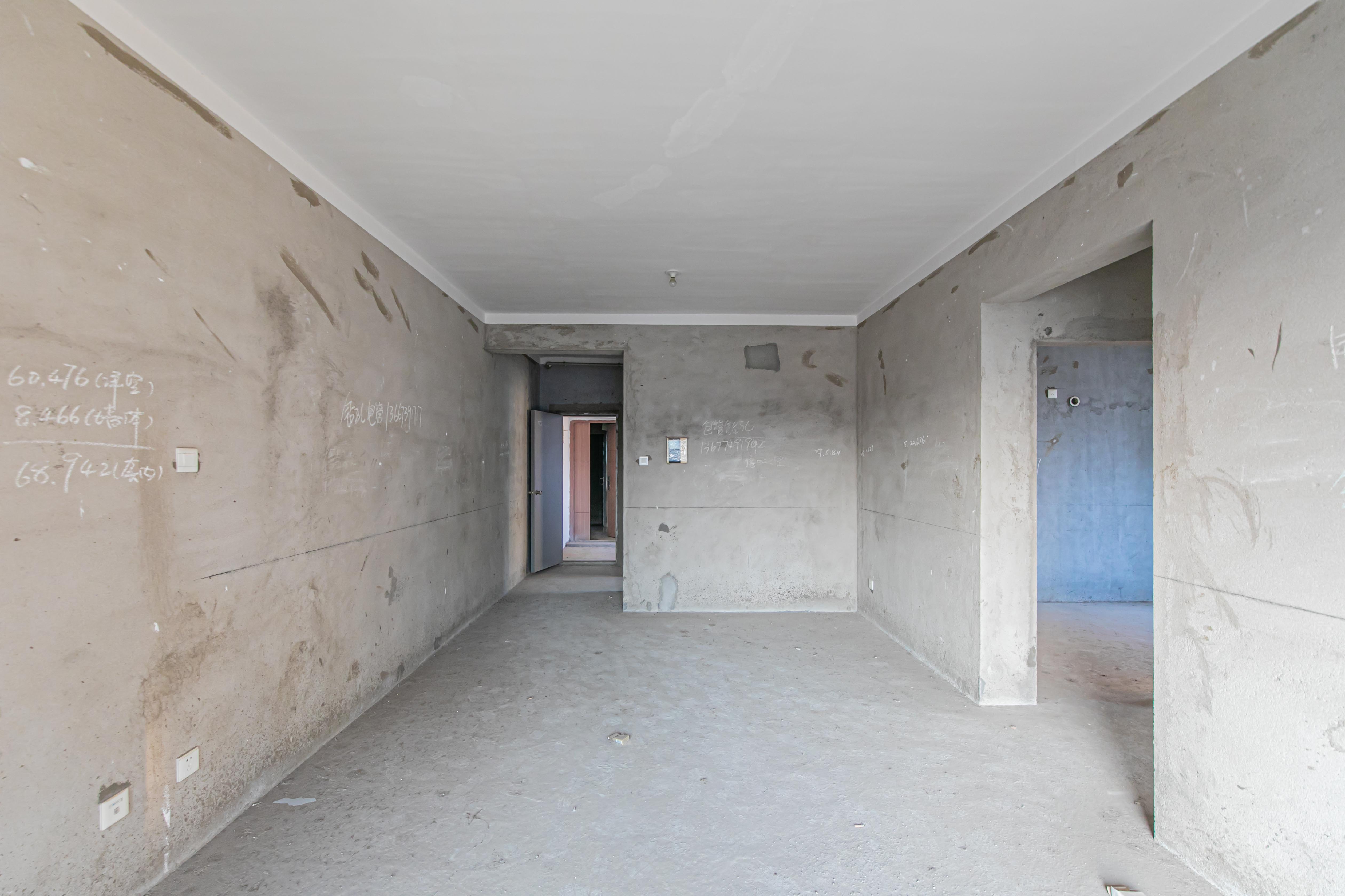 恒基凯旋门一二期 3室2厅1卫 61.8万 恒基凯旋门一二期 3室2厅1卫 61.8万客厅