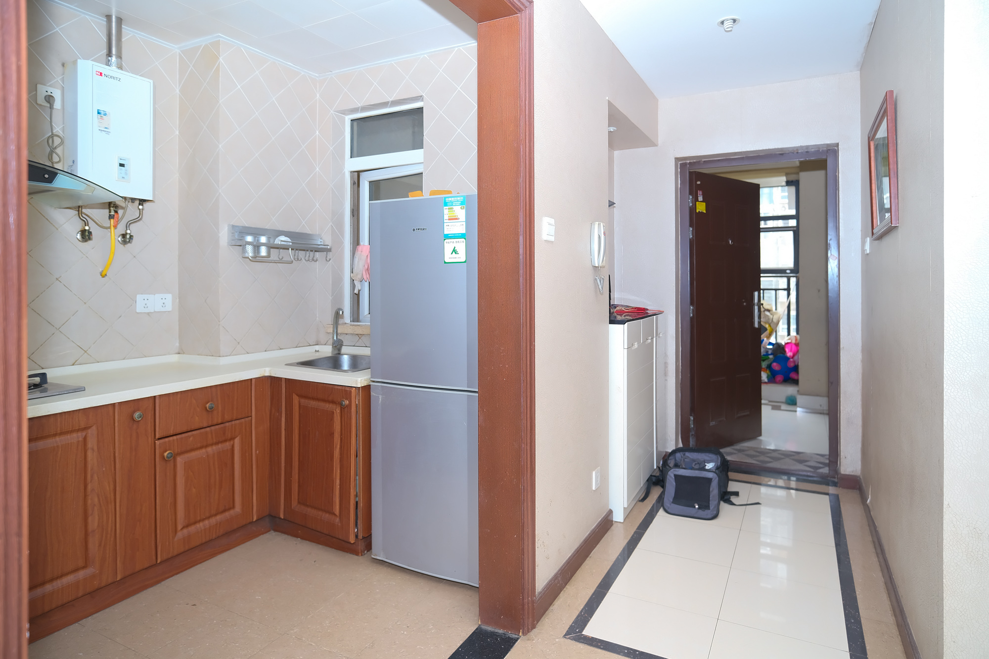 郡原居里  2室2厅1卫    50.0万 郡原居里  2室2厅1卫    50.0万厨房