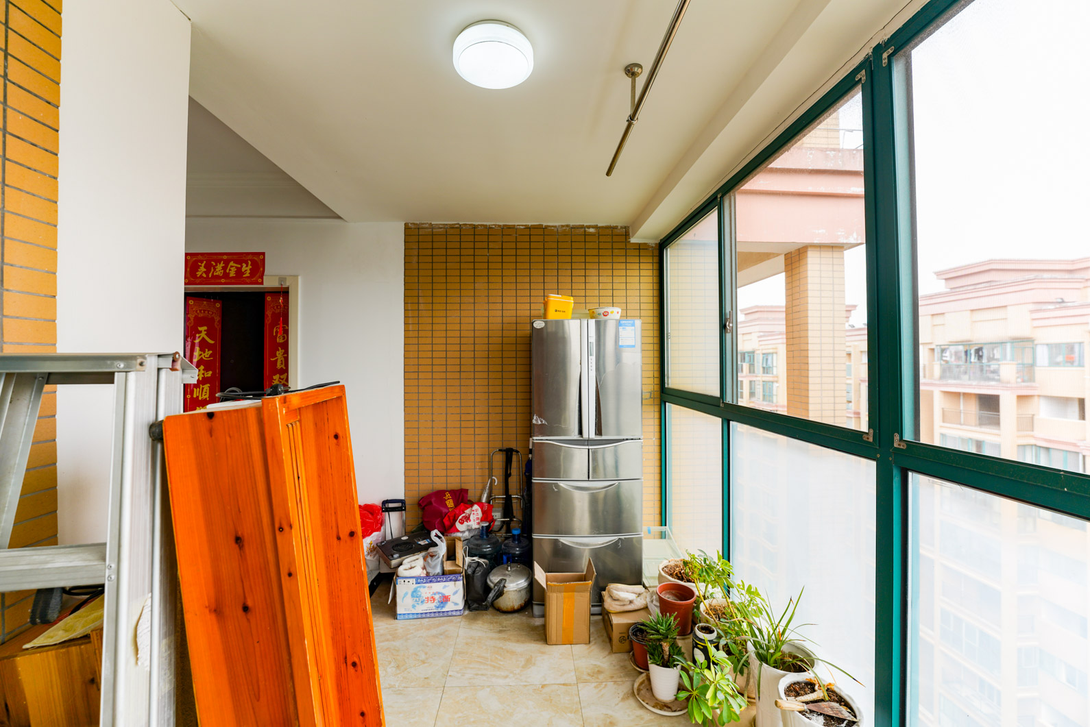 星城荣域  3室2厅2卫   208.00万阳台
