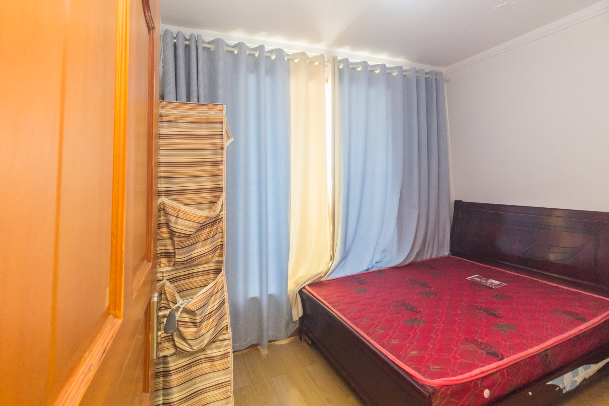 华天LOHO小镇  3室2厅1卫    63.28万 华天LOHO小镇  3室2厅1卫    63.28万卧室