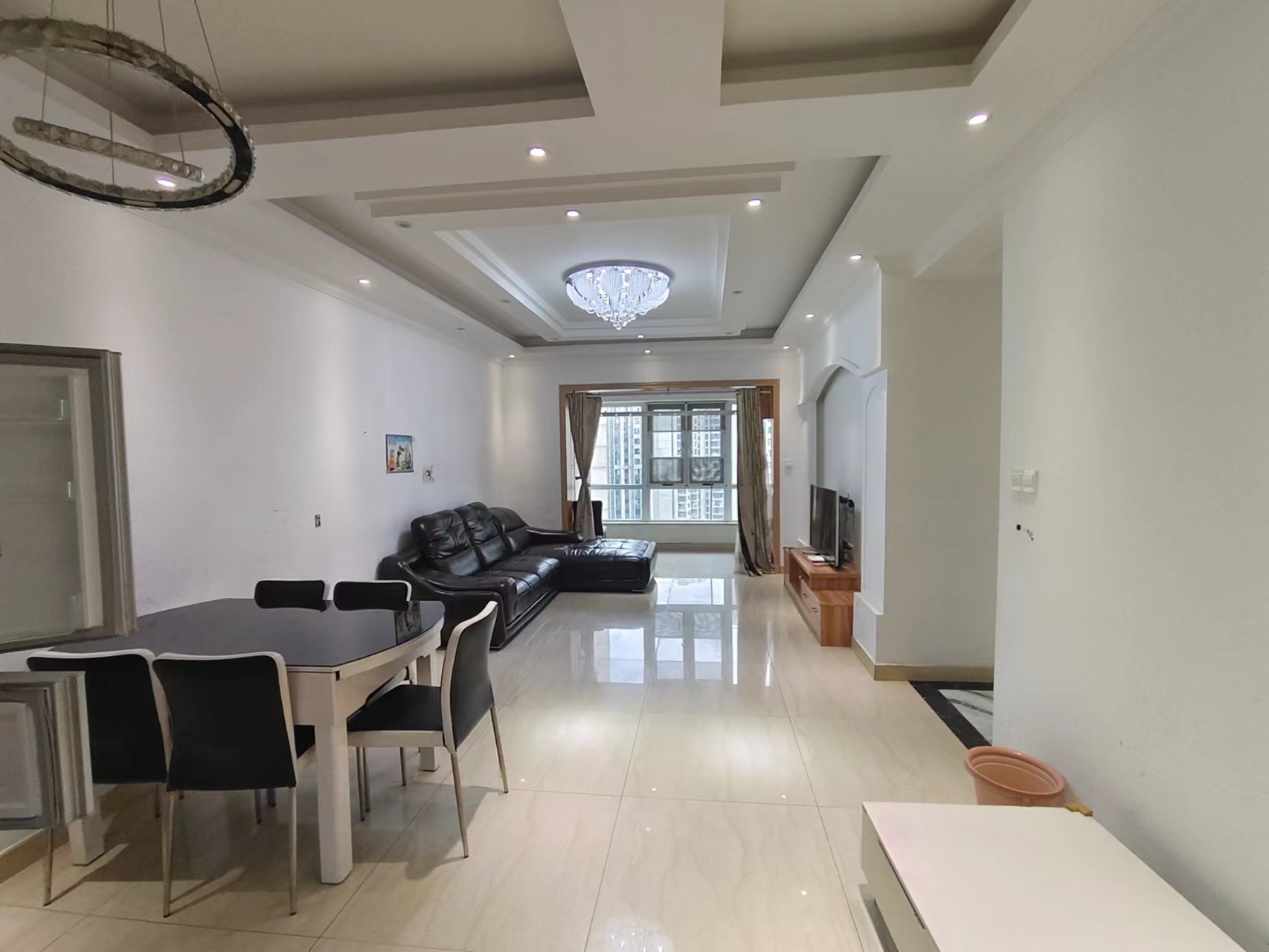 美的城三期  3室2厅1卫    49.8万 美的城三期  3室2厅1卫    49.8万室内图