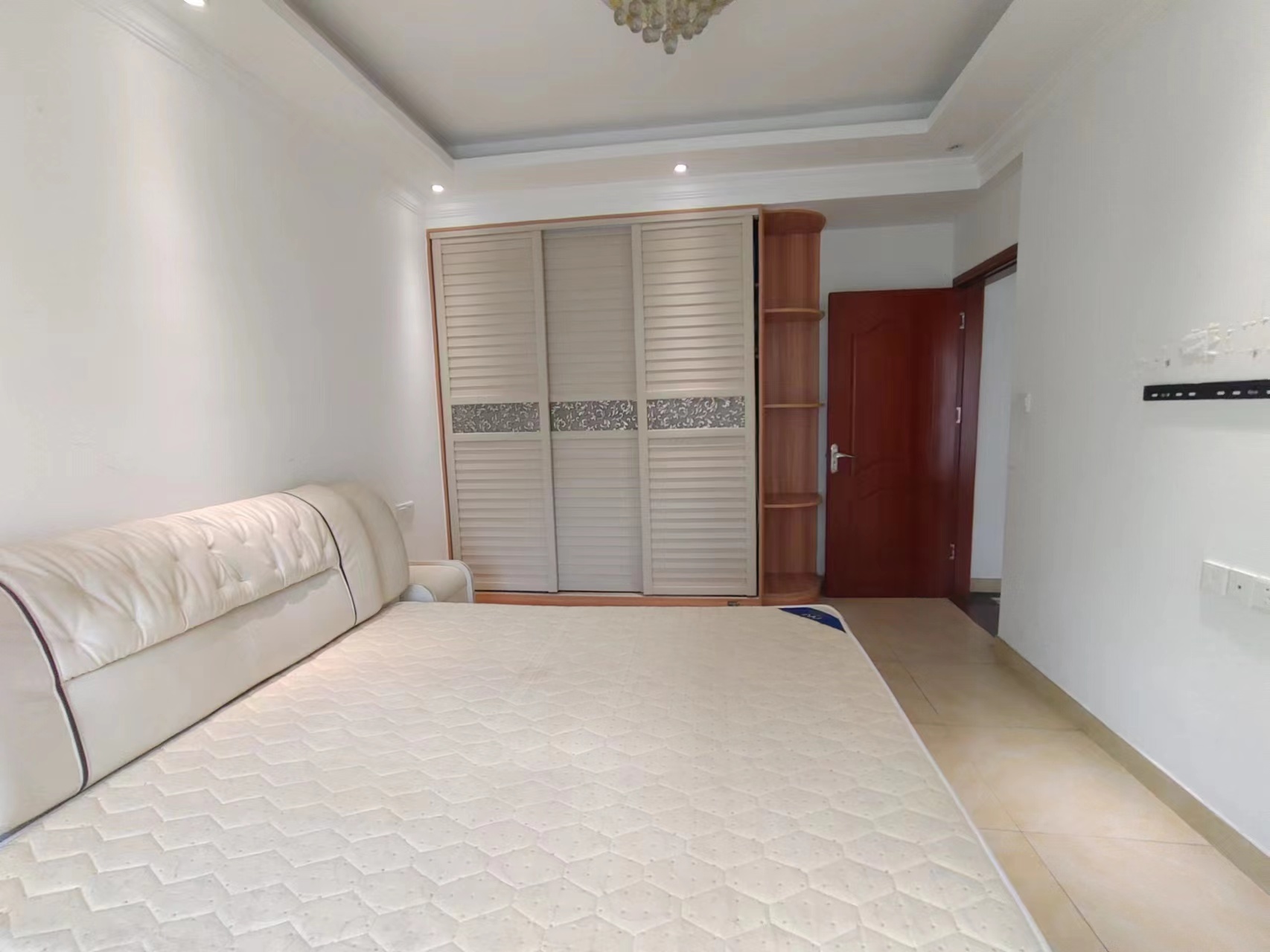 美的城三期  3室2厅1卫    49.8万 美的城三期  3室2厅1卫    49.8万室内图