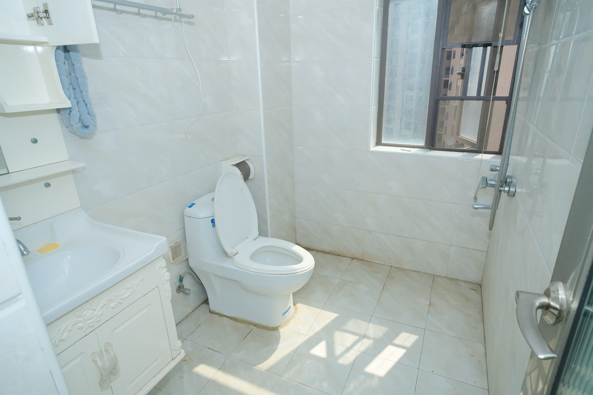 好望谷  3室2厅2卫    93.0万 好望谷  3室2厅2卫    93.0万卫生间