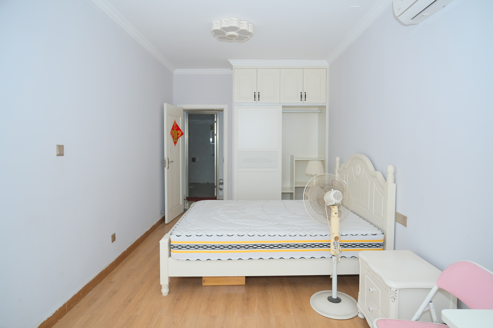 好望谷  3室2厅2卫    93.0万 好望谷  3室2厅2卫    93.0万卧室