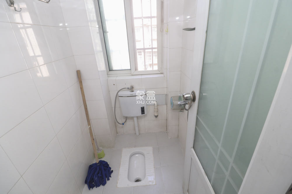 卓峰家園  3室2廳2衛(wèi)   82.80萬