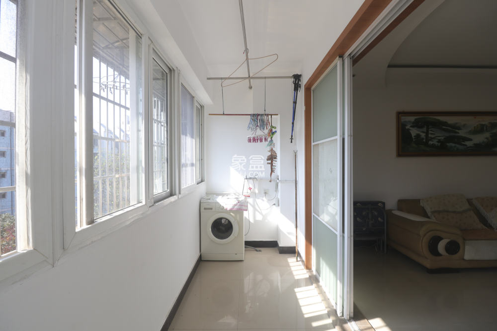 卓峰家園  3室2廳2衛(wèi)   82.80萬