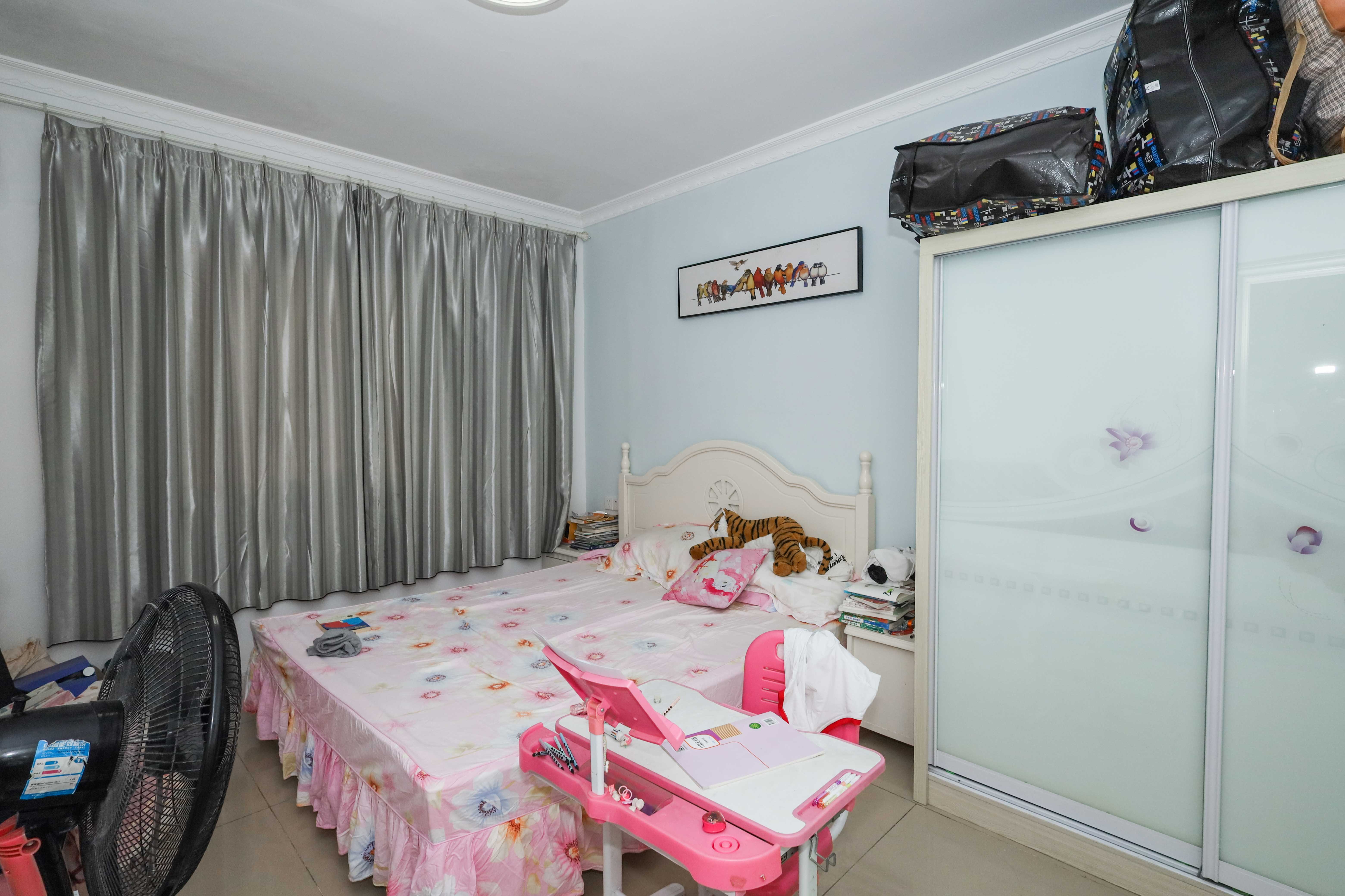 卓越浅水湾  3室2厅2卫    182.0万卧室