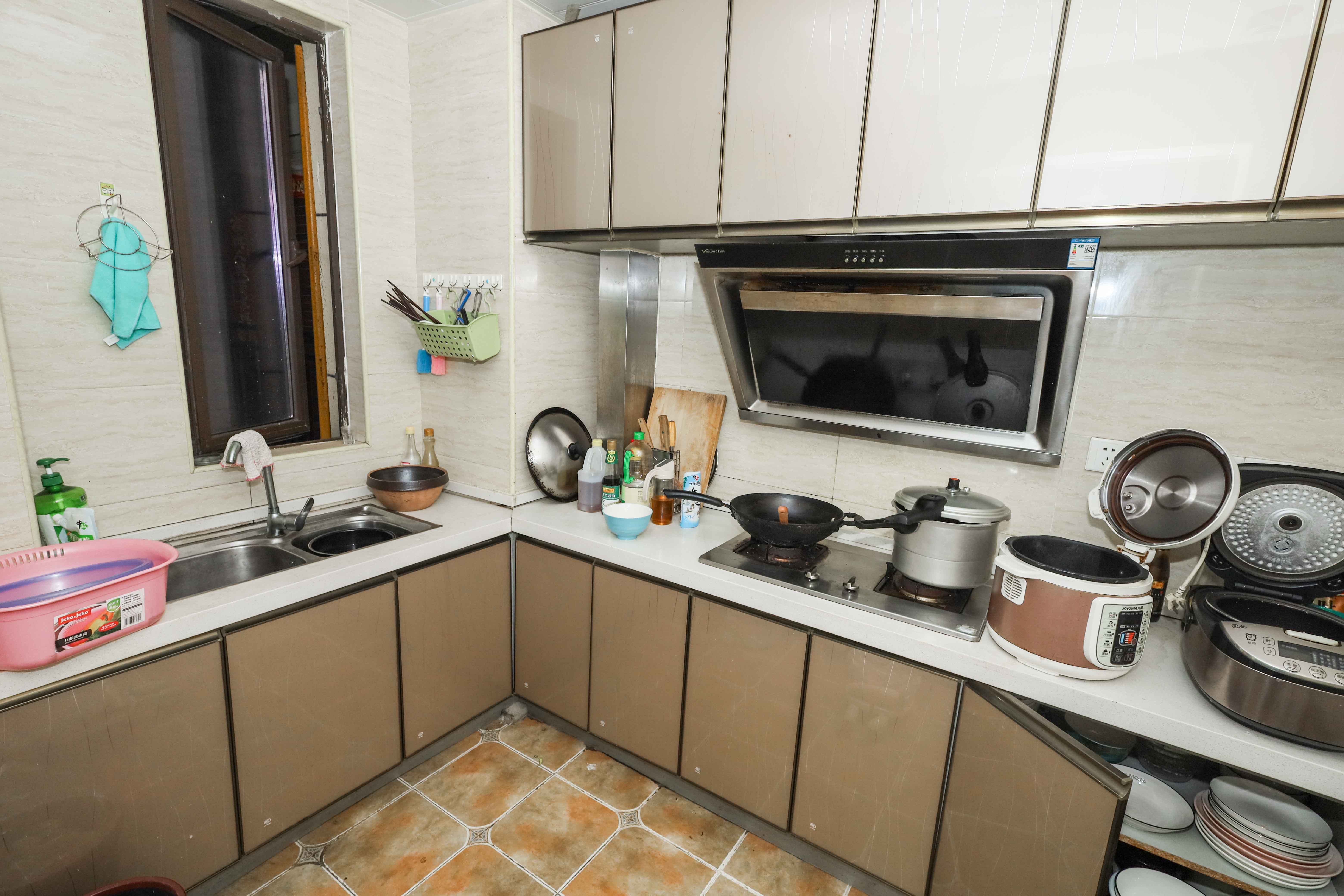 卓越浅水湾  3室2厅2卫    182.0万厨房