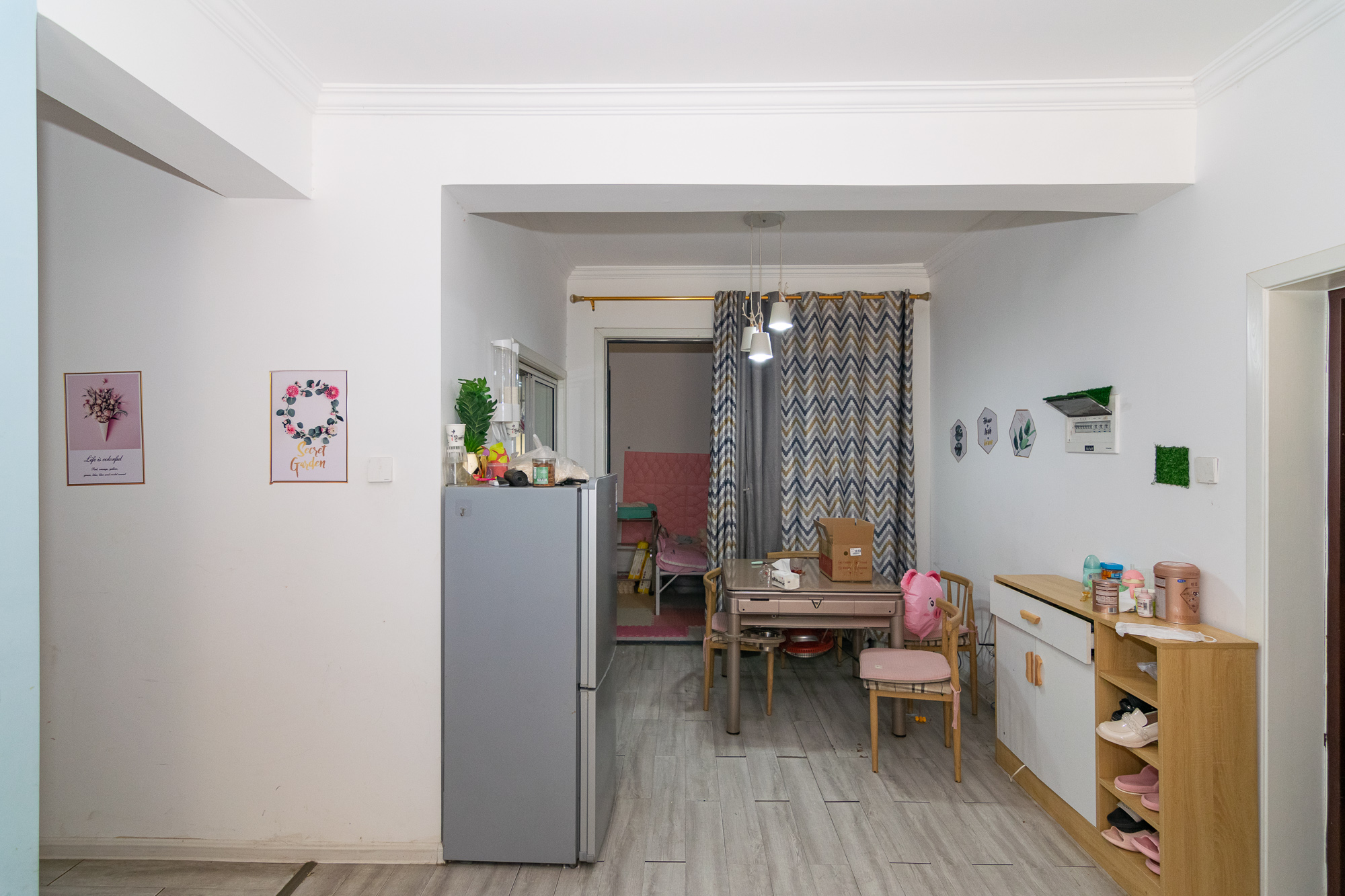 勤诚达新界 4室2厅2卫 188.0万 勤诚达新界 4室2厅2卫 188.0万客厅