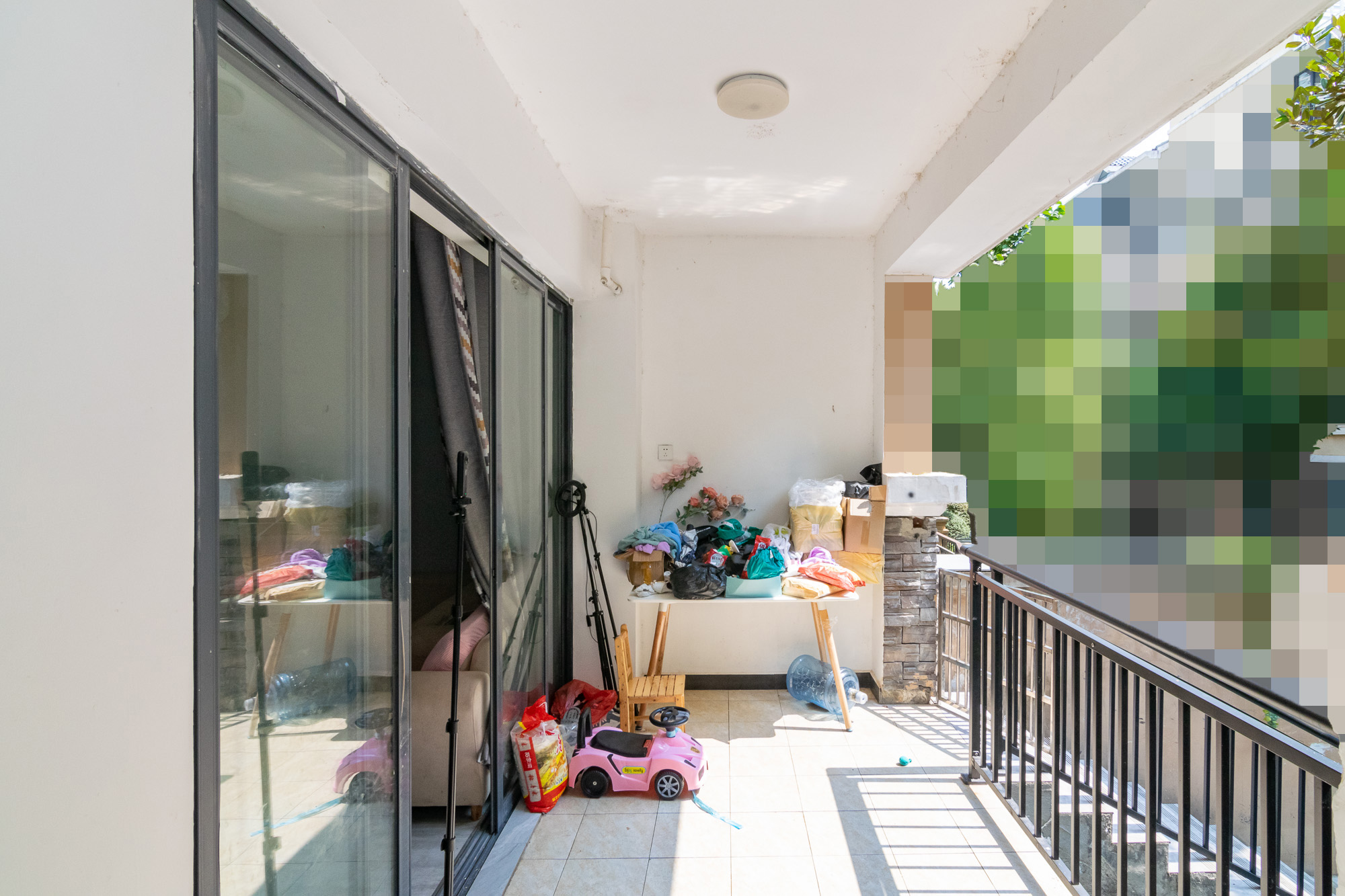 勤诚达新界 4室2厅2卫 188.0万 勤诚达新界 4室2厅2卫 188.0万阳台