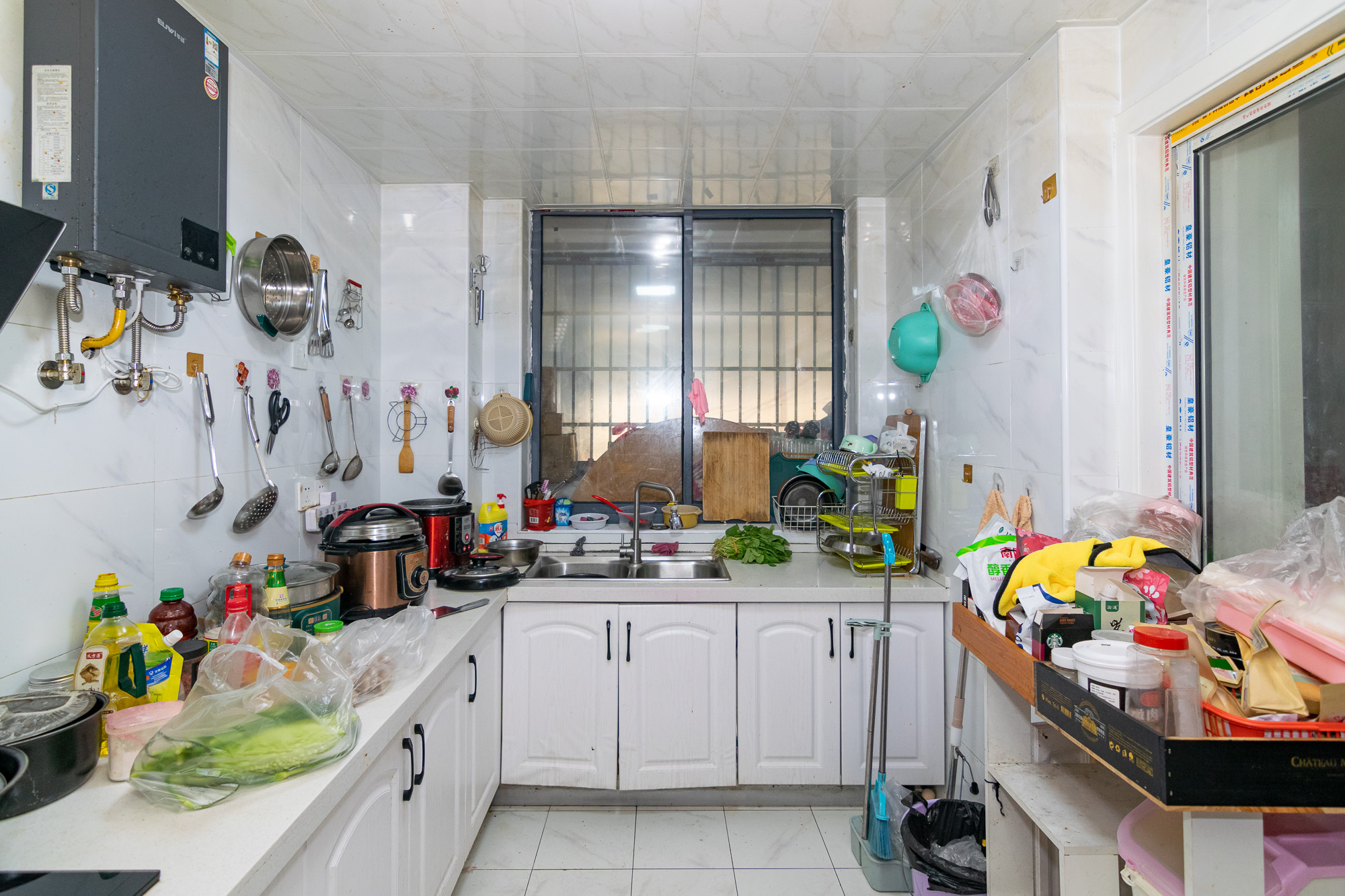 勤诚达新界 4室2厅2卫 188.0万 勤诚达新界 4室2厅2卫 188.0万厨房