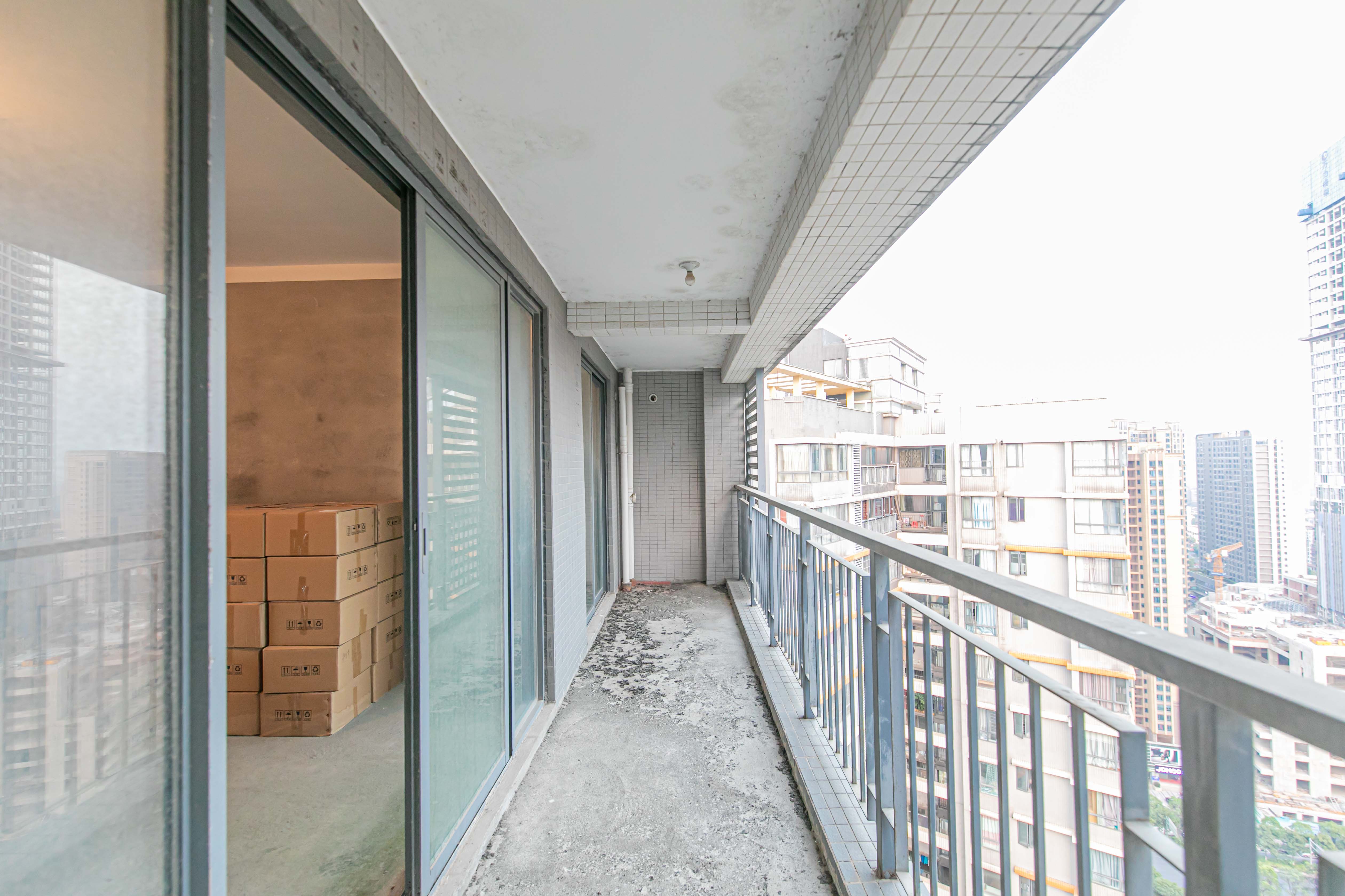 恒基凯旋门一二期  3室2厅2卫    120.0万 恒基凯旋门一二期  3室2厅2卫    120.0万阳台