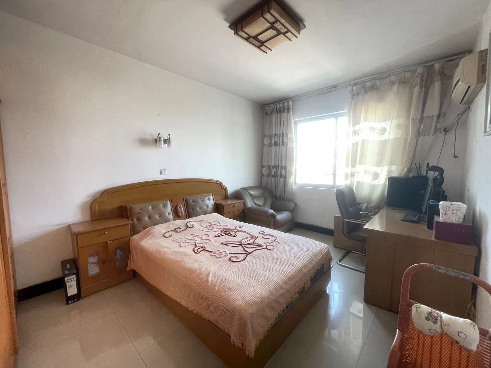 泰苑小区  3室2厅1卫    42.8万 泰苑小区  3室2厅1卫    42.8万室内图