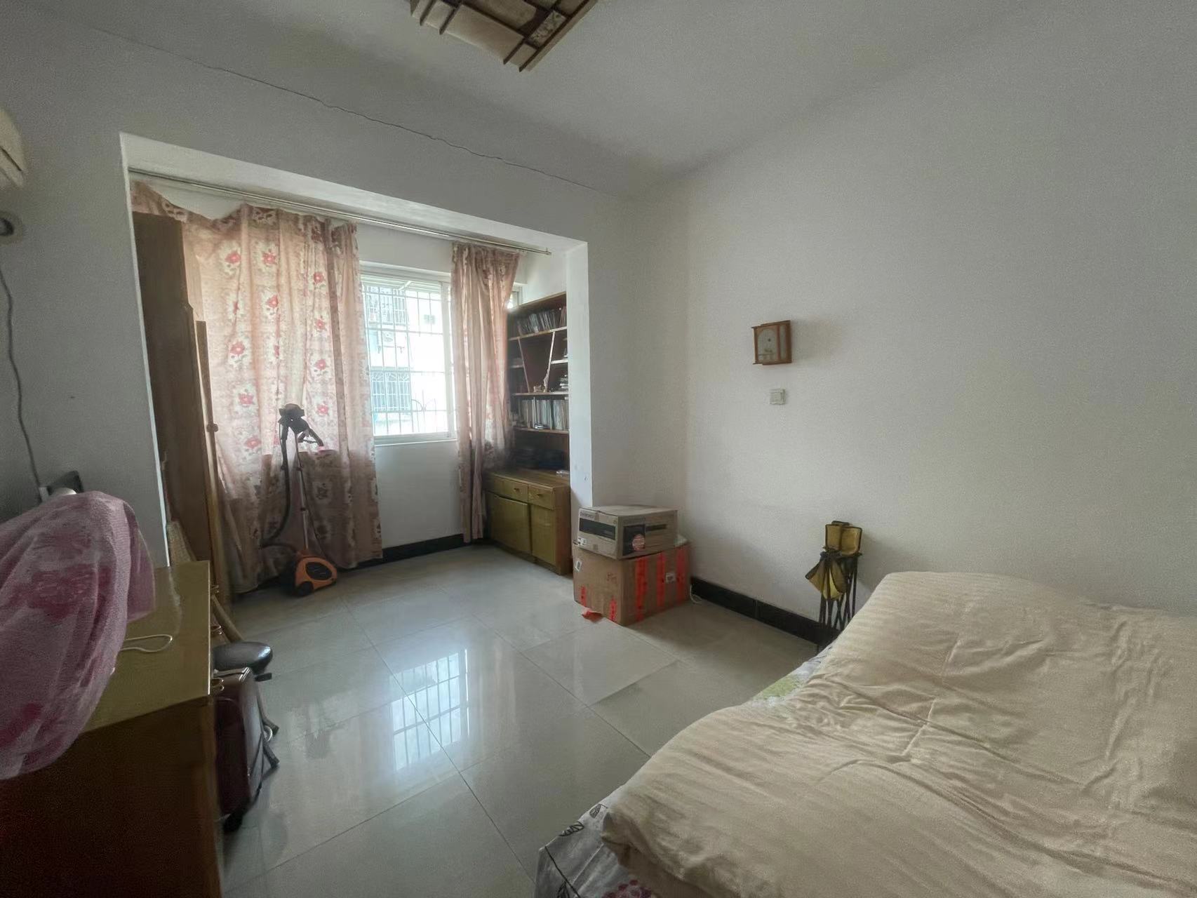 泰苑小区  3室2厅1卫    42.8万 泰苑小区  3室2厅1卫    42.8万室内图