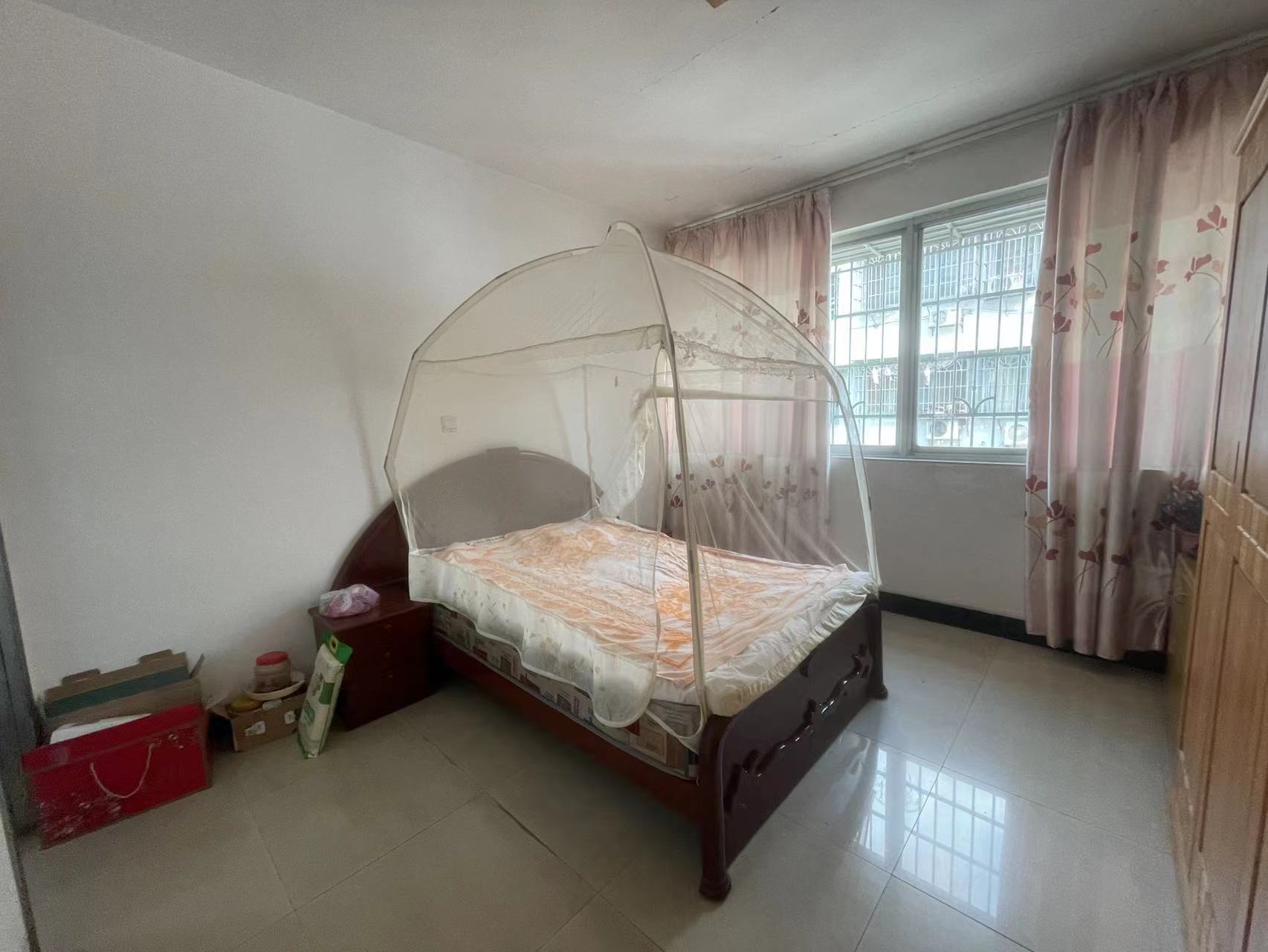 泰苑小区  3室2厅1卫    42.8万 泰苑小区  3室2厅1卫    42.8万室内图