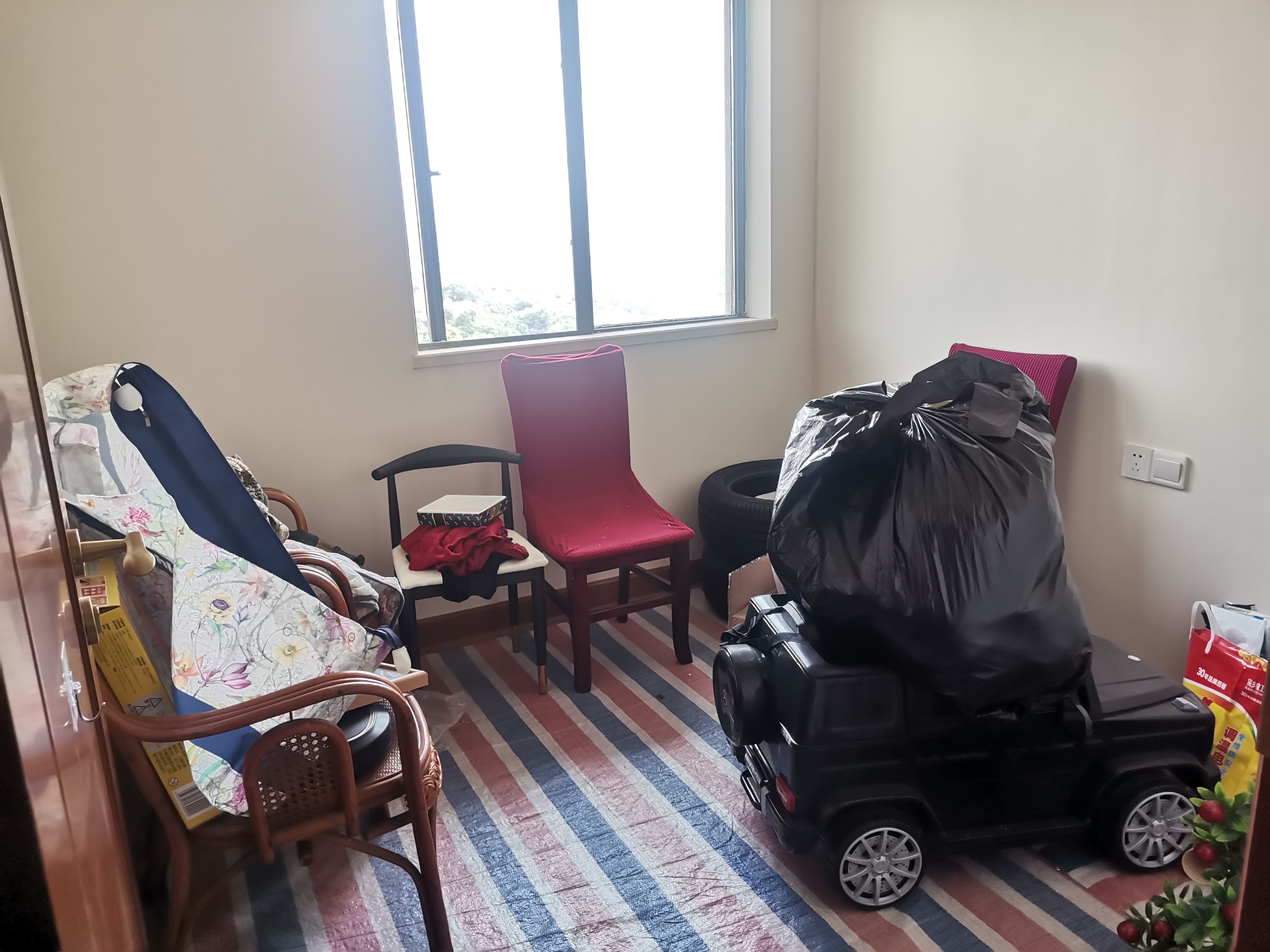 恒大御景湾 3室2厅1卫 76.8万 恒大御景湾 3室2厅1卫 76.8万室内图