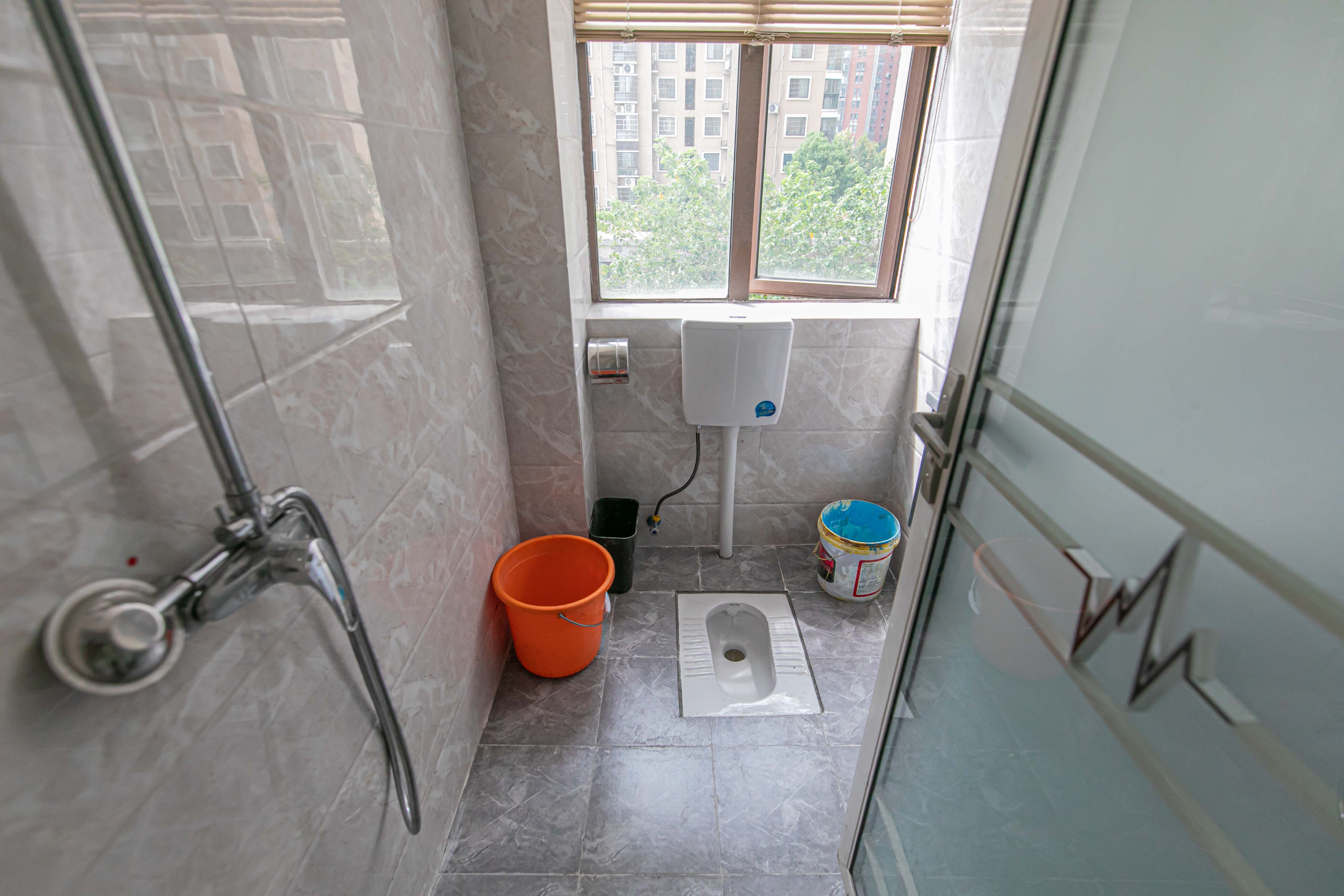 水岸世景  2室1厅1卫    62.0万 水岸世景  2室1厅1卫    62.0万卫生间