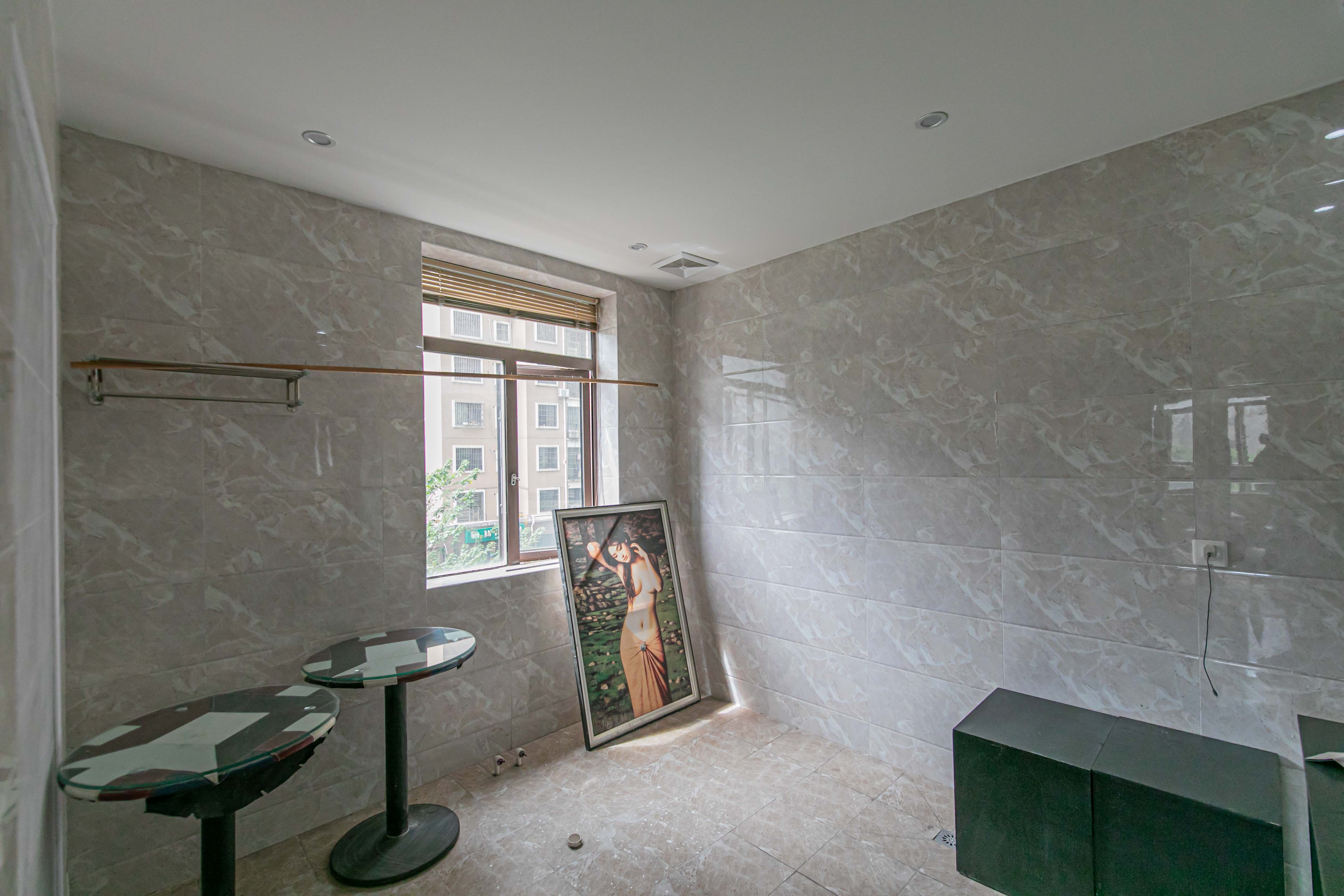 水岸世景  2室1厅1卫    62.0万 水岸世景  2室1厅1卫    62.0万卧室