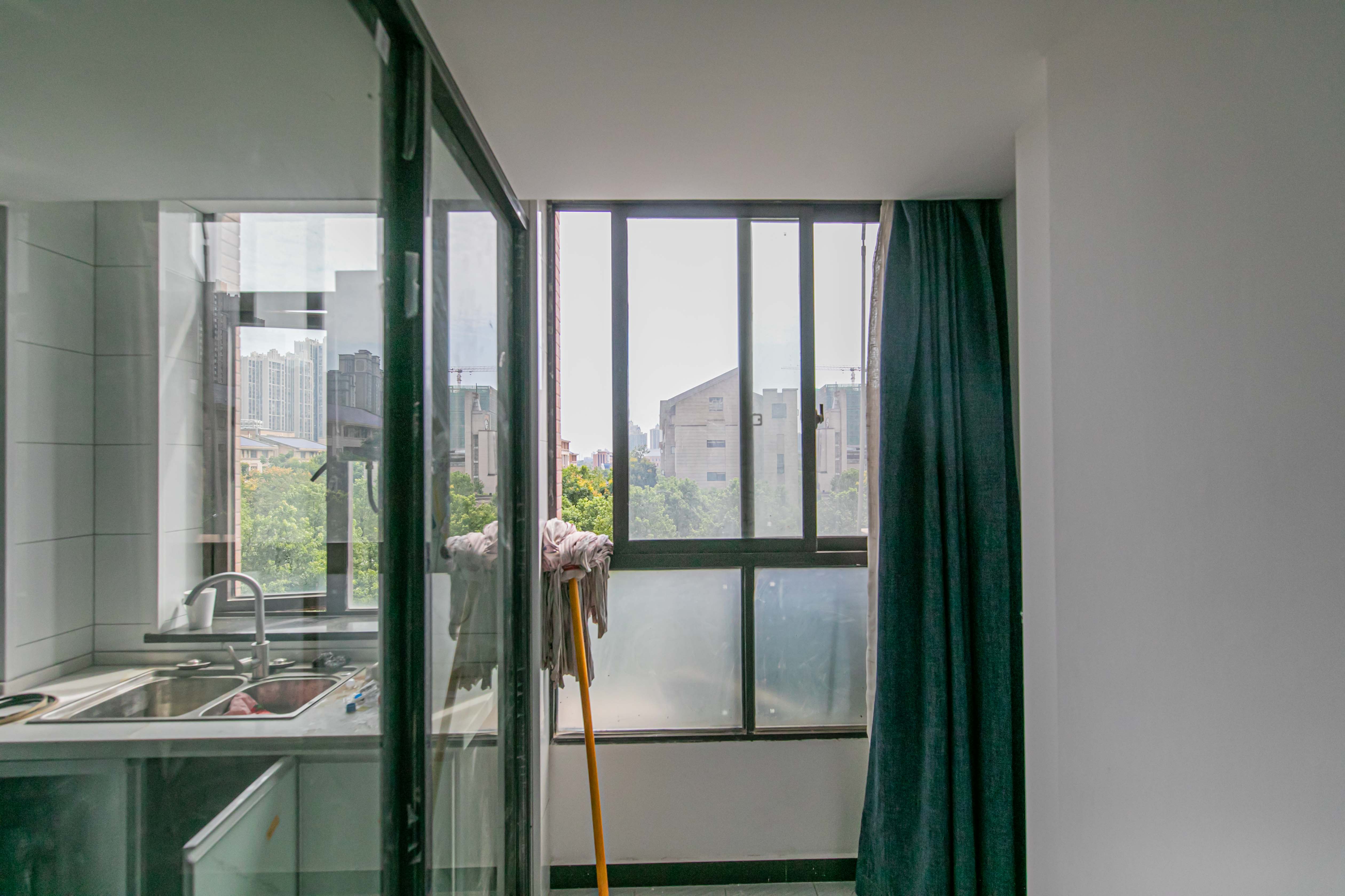 水岸世景  2室1厅1卫    62.0万 水岸世景  2室1厅1卫    62.0万厨房