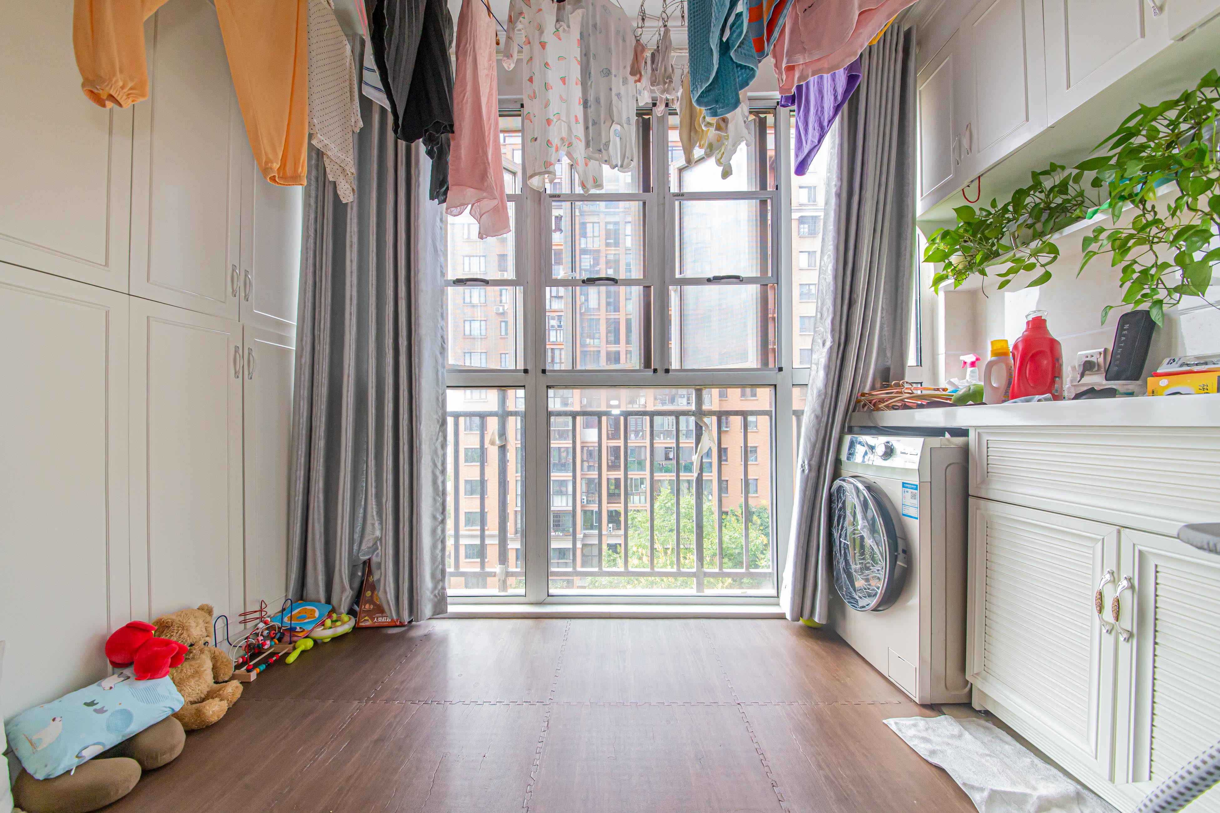 鑫远和城(一、二期) 2室2厅1卫 95.0万 鑫远和城(一、二期) 2室2厅1卫 95.0万阳台