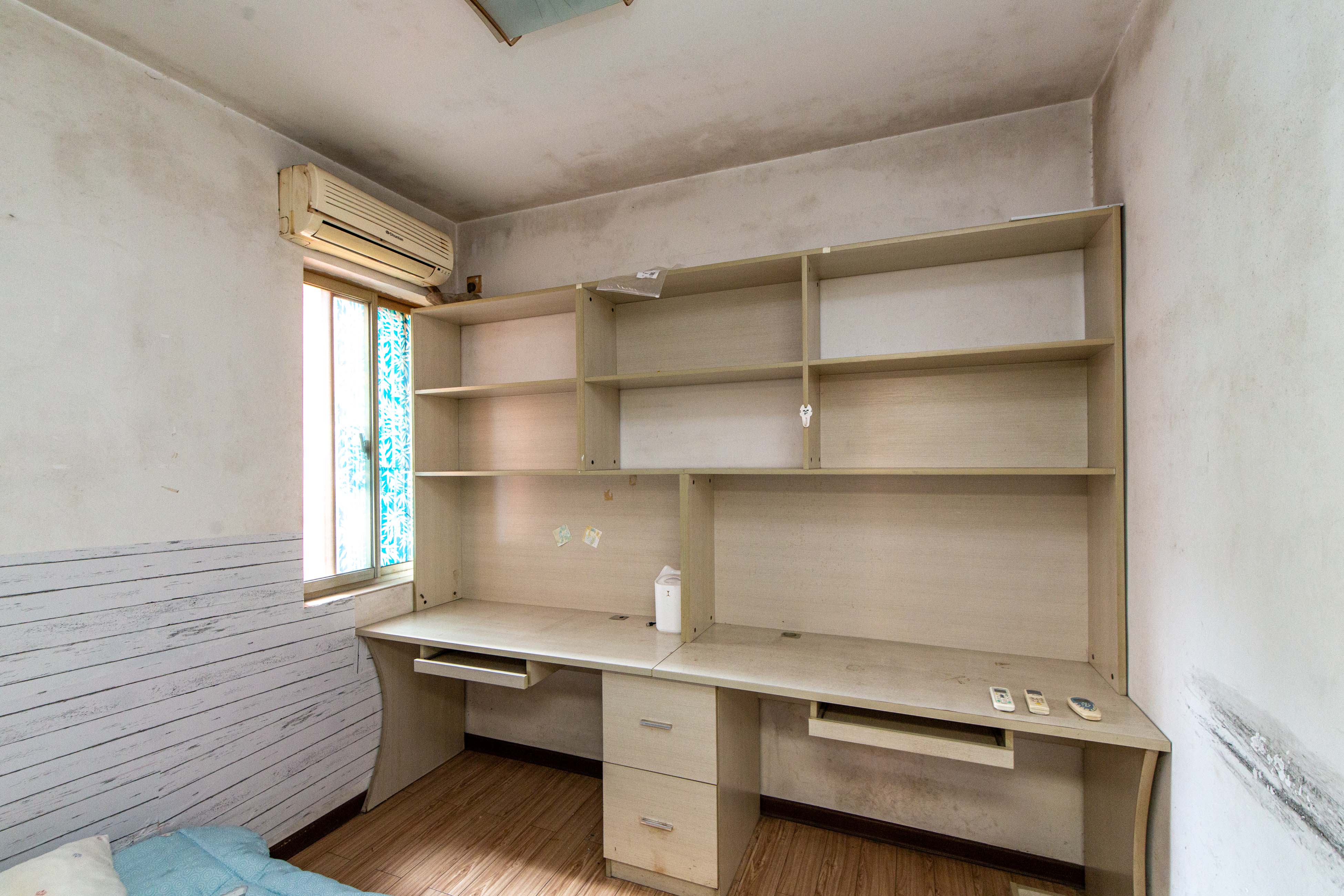 新星小区  3室2厅2卫    70.0万 新星小区  3室2厅2卫    70.0万卧室