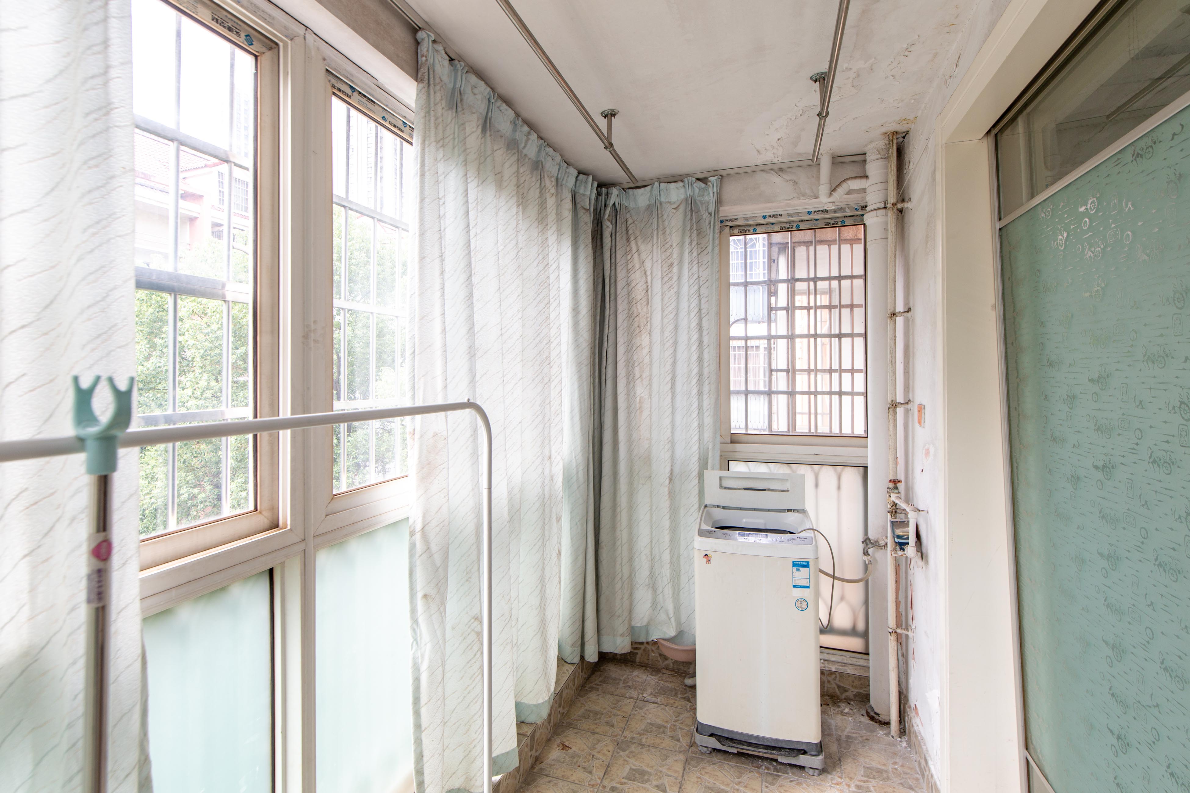 新星小区  3室2厅2卫    70.0万 新星小区  3室2厅2卫    70.0万阳台