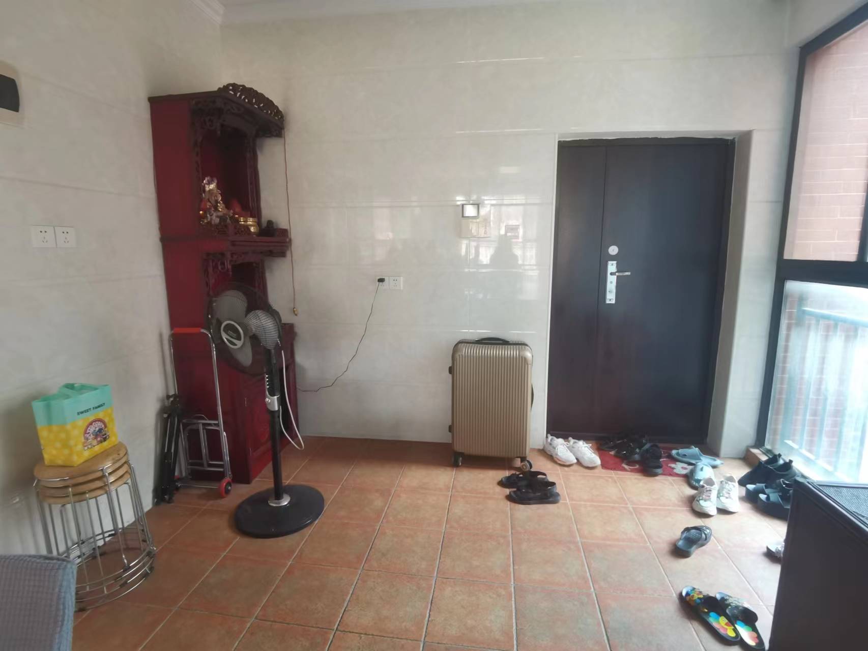 中央皇庭 3室2厅2卫 54.8万 中央皇庭 3室2厅2卫 54.8万室内图