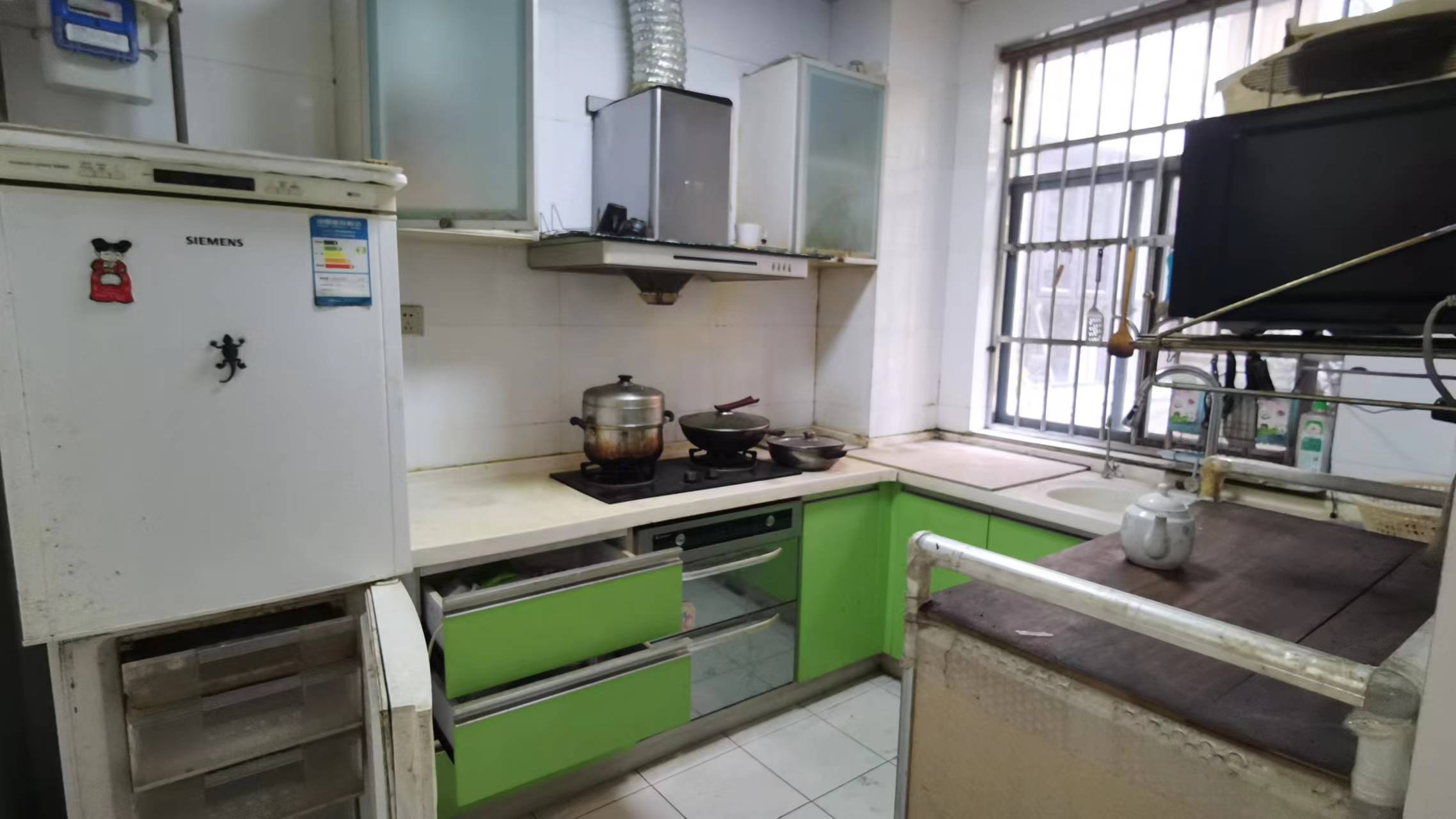 湘银二期世纪花园 4室2厅2卫 64.0万 湘银二期世纪花园 4室2厅2卫 64.0万室内图