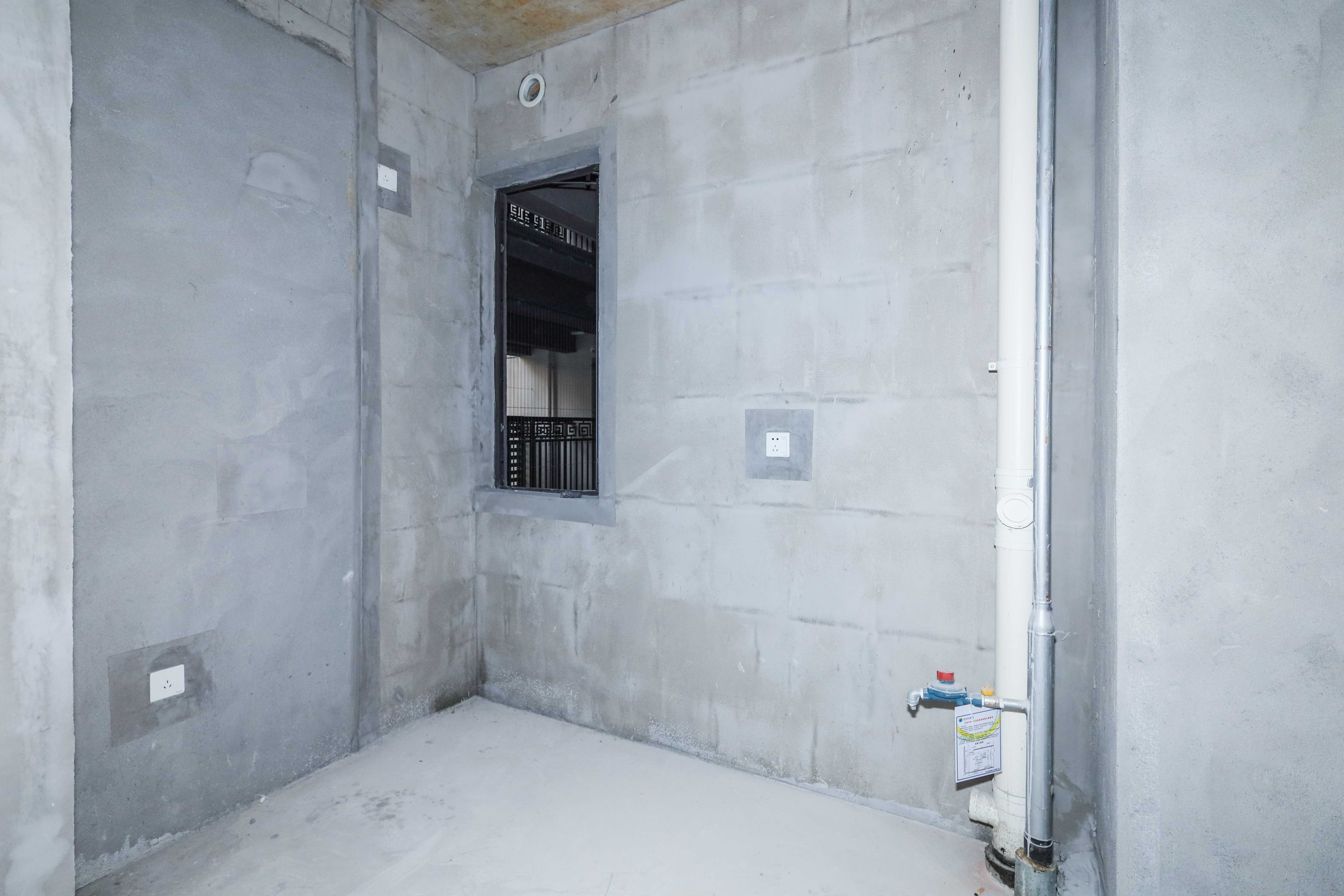 建发央著  4室2厅2卫   190.00万厨房