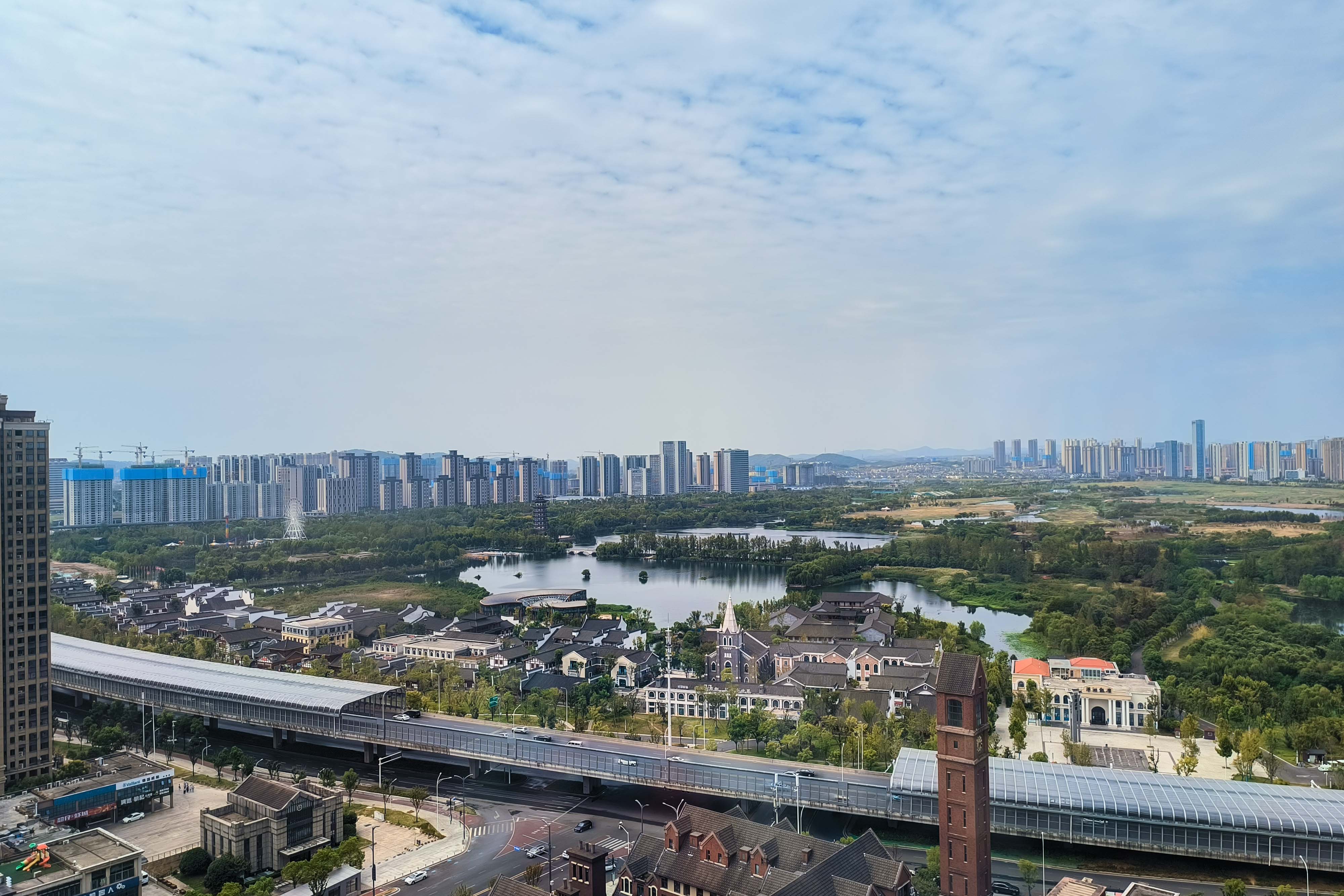 万科白鹭郡  3室2厅1卫   145.00万阳台
