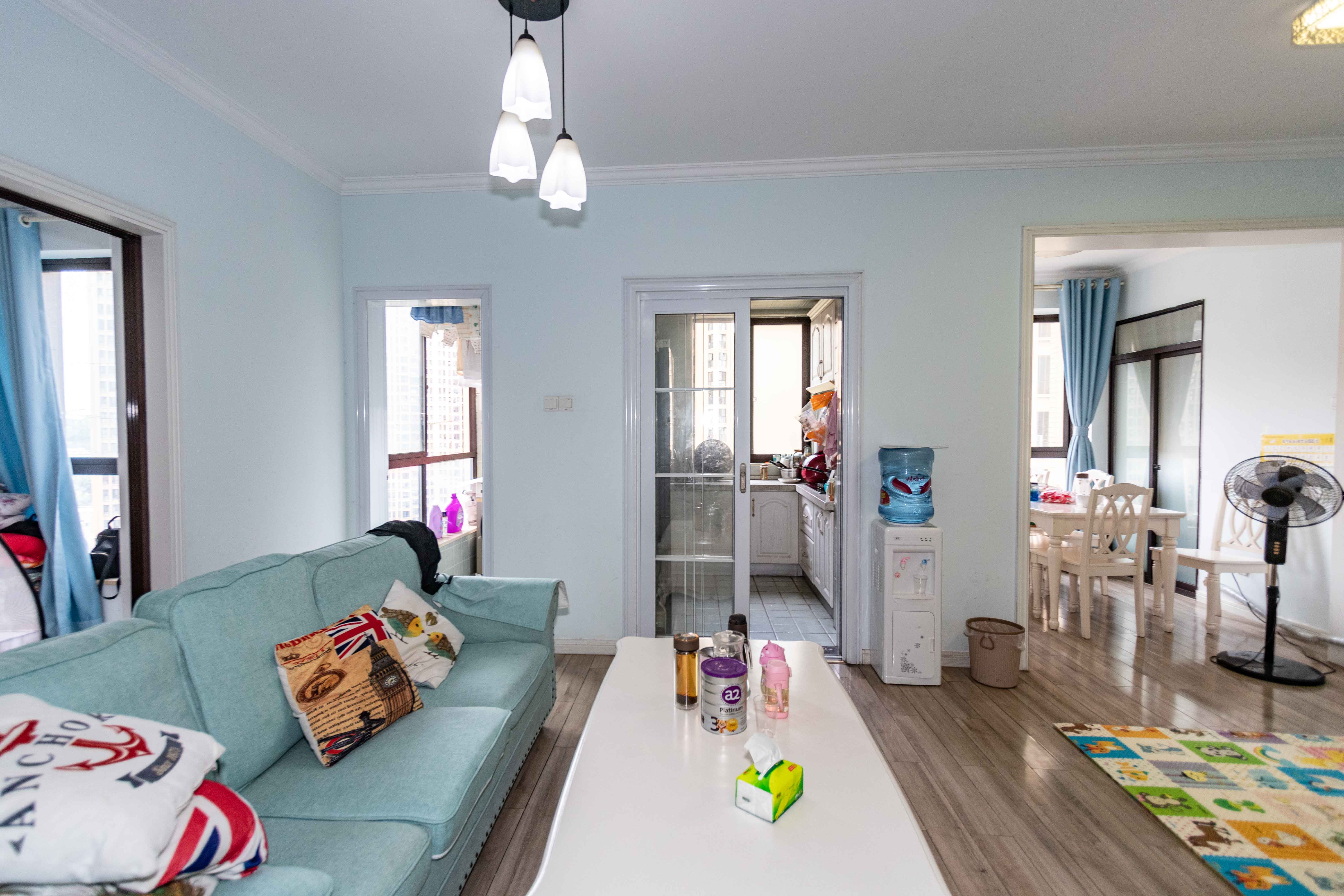 欧莱雅郡 3室1厅1卫 75.0万 欧莱雅郡 3室1厅1卫 75.0万客厅