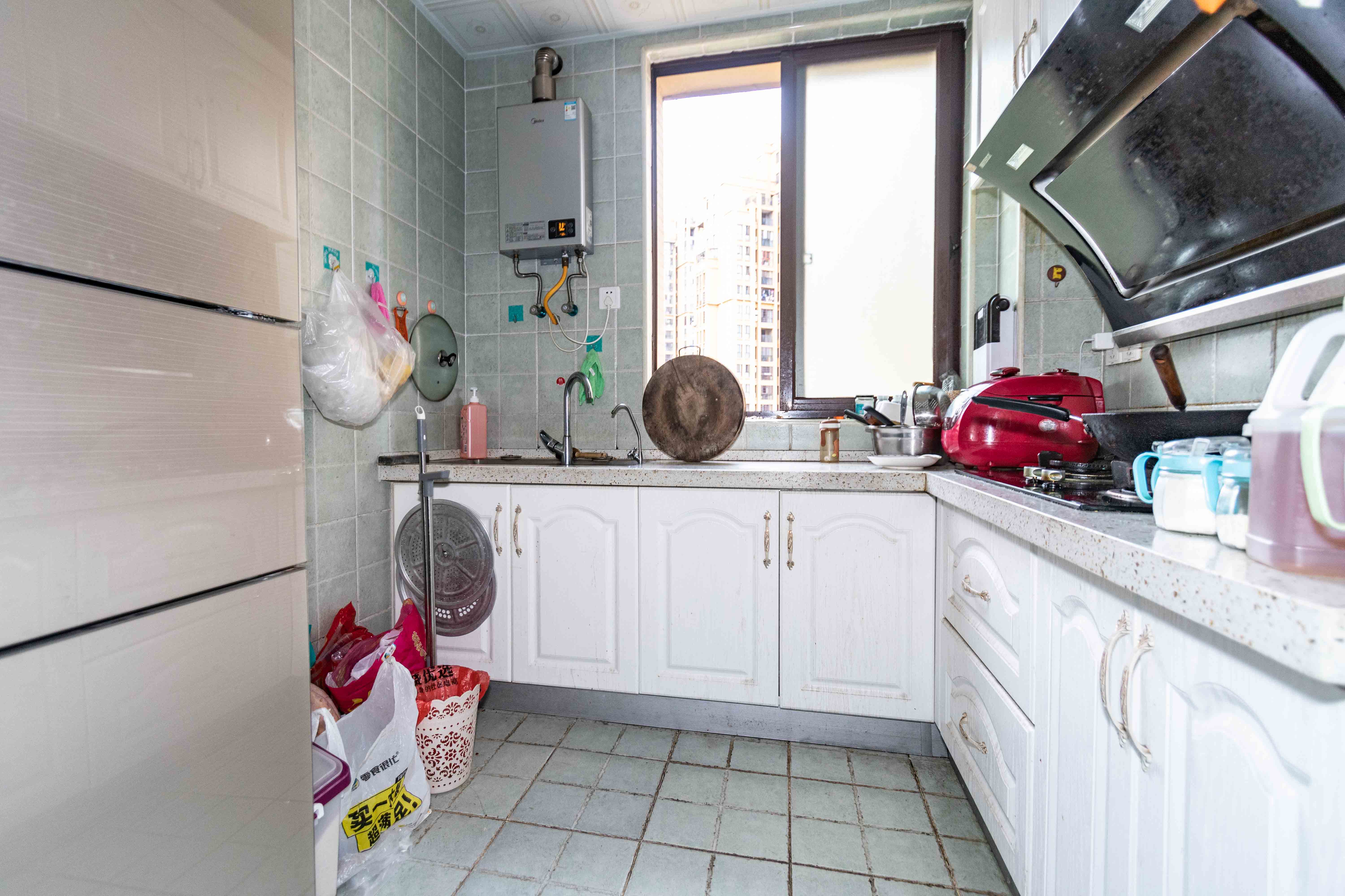 欧莱雅郡 3室1厅1卫 75.0万 欧莱雅郡 3室1厅1卫 75.0万厨房