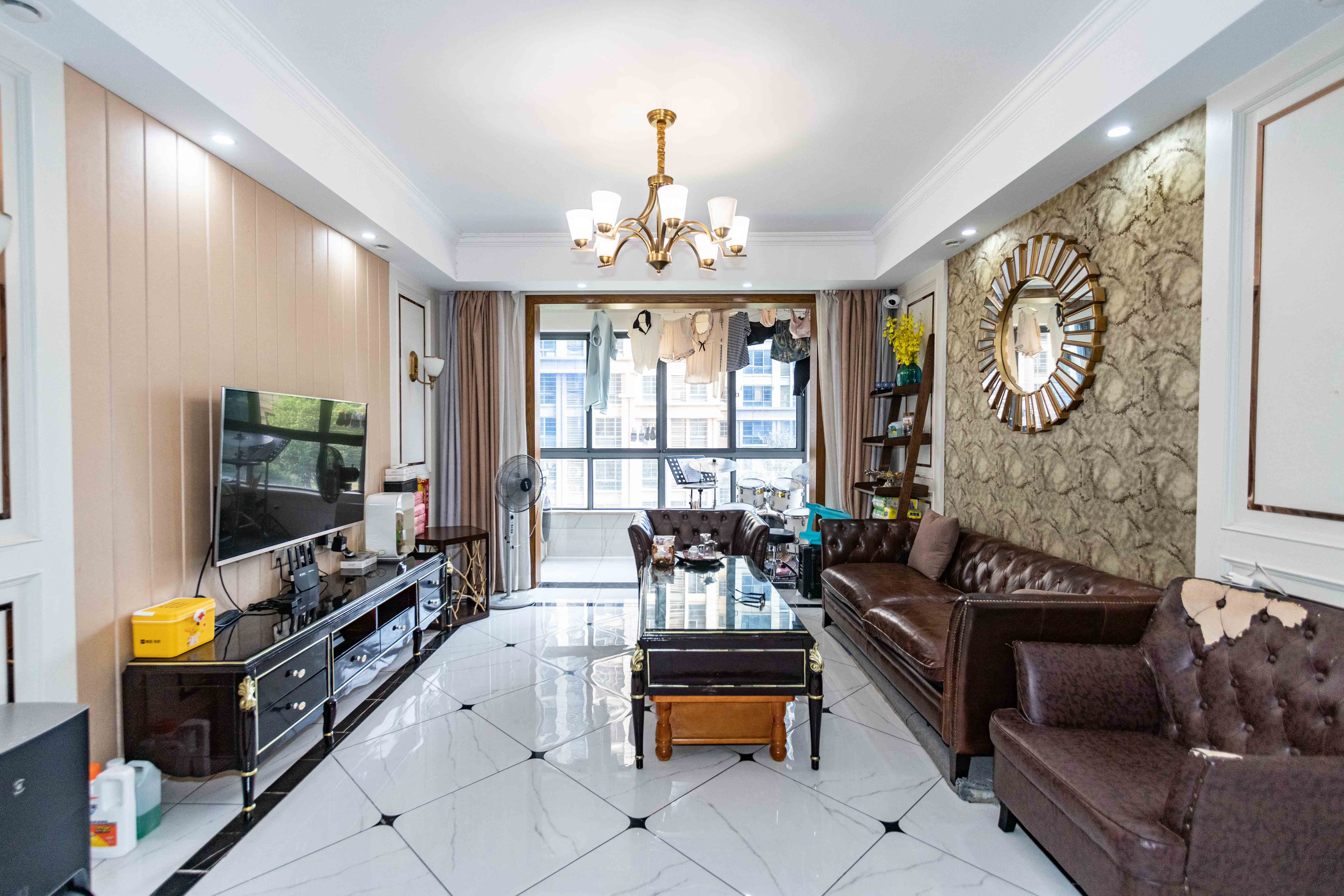 碧桂园南城首府(东宸林海)  4室2厅2卫    99.8万 碧桂园南城首府(东宸林海)  4室2厅2卫    99.8万客厅