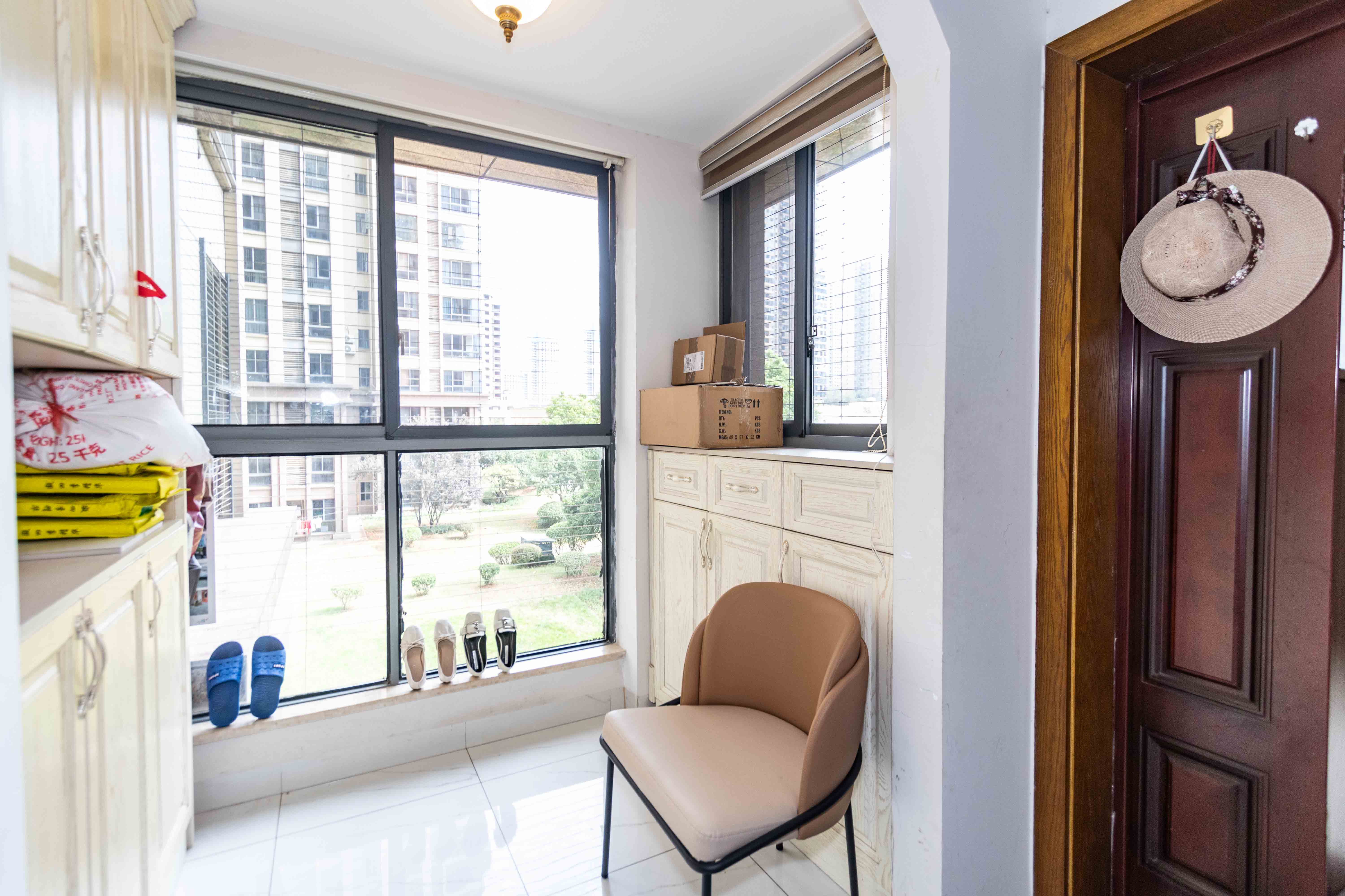 碧桂园南城首府(东宸林海)  4室2厅2卫    99.8万 碧桂园南城首府(东宸林海)  4室2厅2卫    99.8万厨房