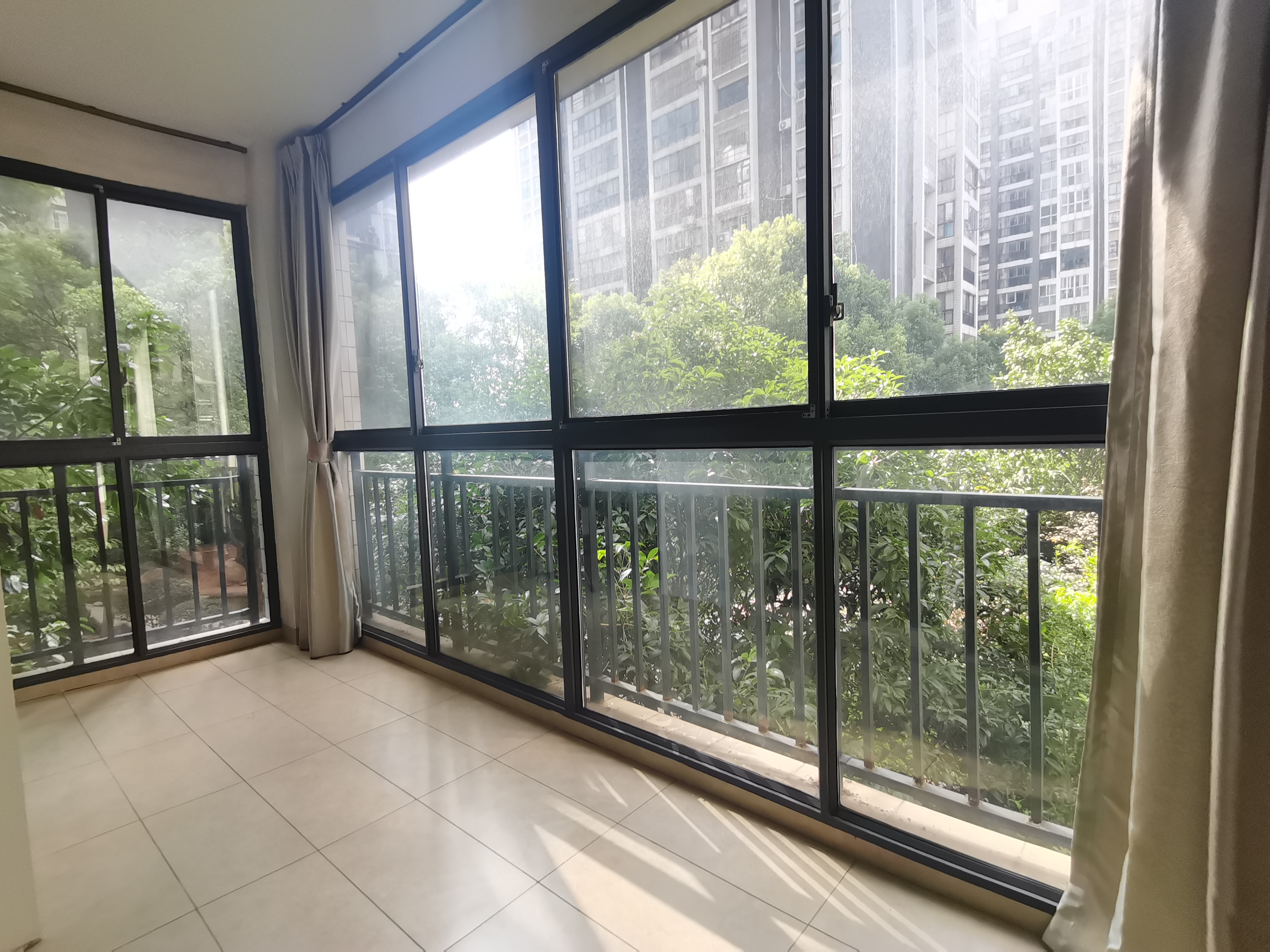 印象华都 4室2厅2卫 43.8万 印象华都 4室2厅2卫 43.8万室内图