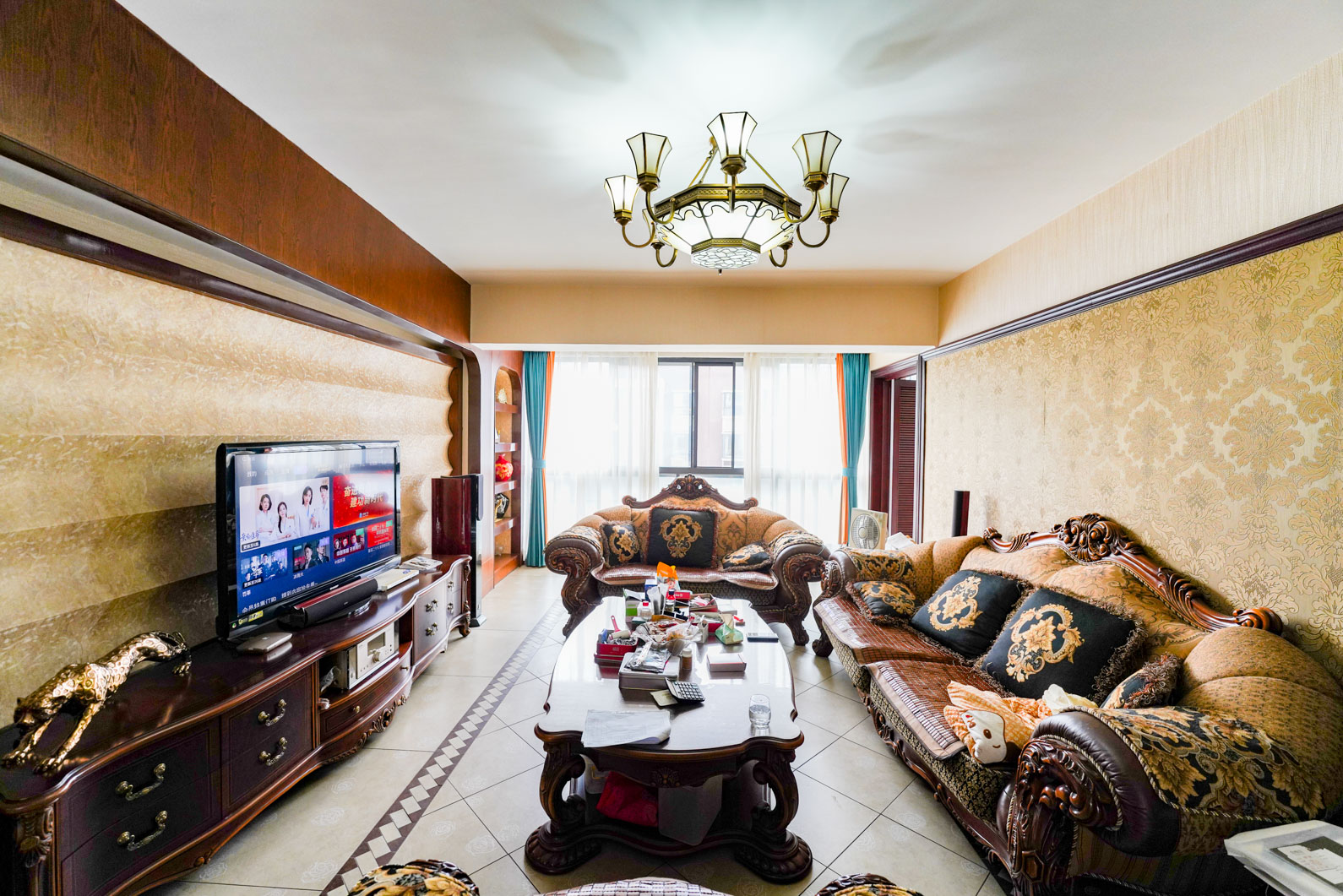 鑫远湘府华城  4室2厅2卫    195.0万 鑫远湘府华城  4室2厅2卫    195.0万客厅