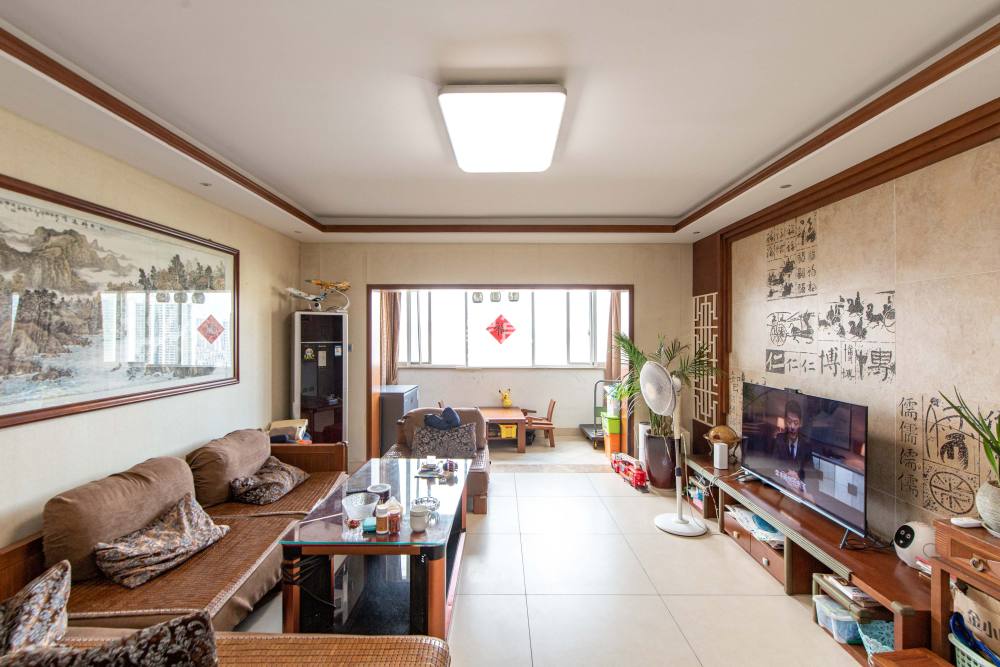 白沙湾嘉园  4室2厅2卫    136.0万