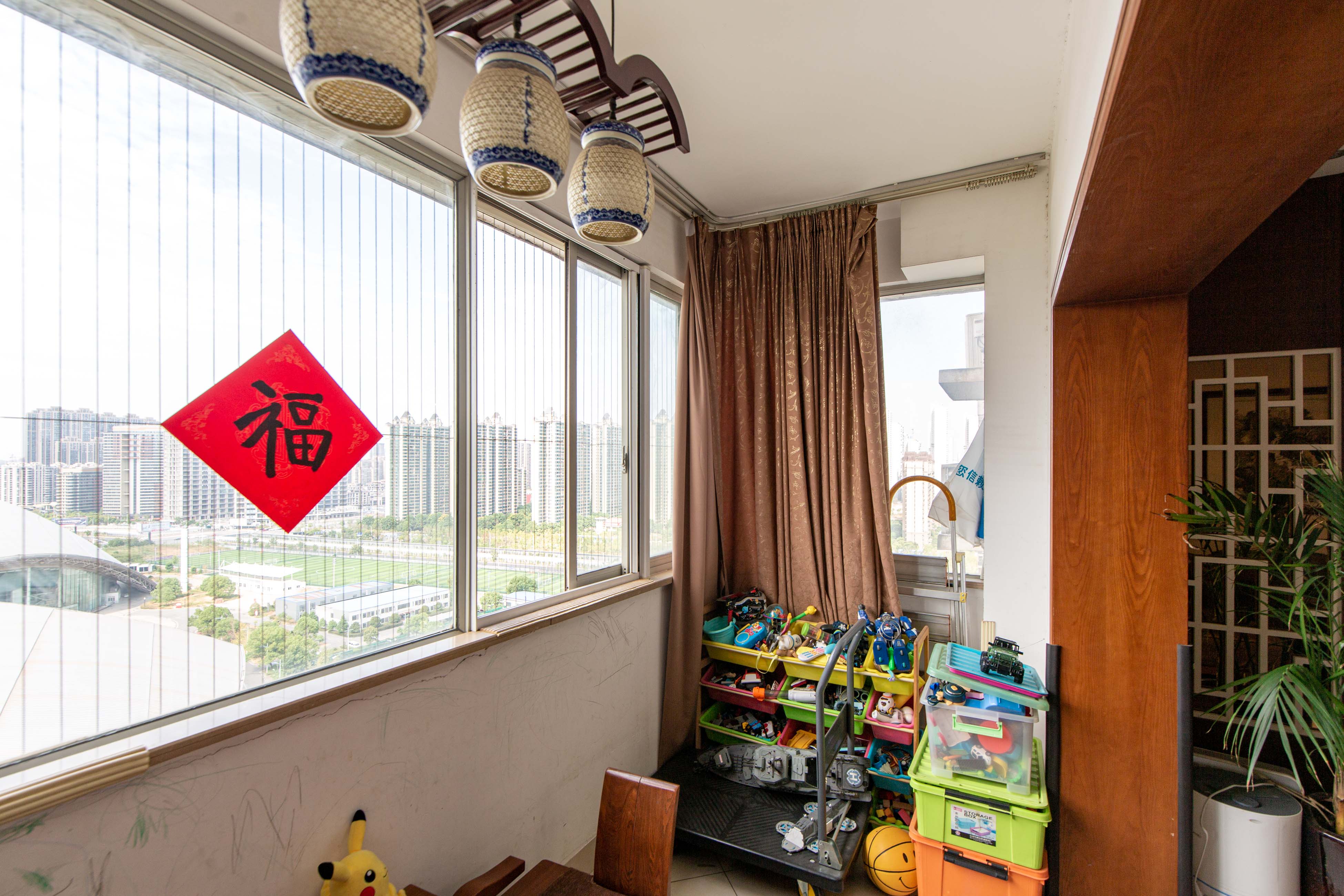 白沙湾嘉园  4室2厅2卫    136.0万阳台